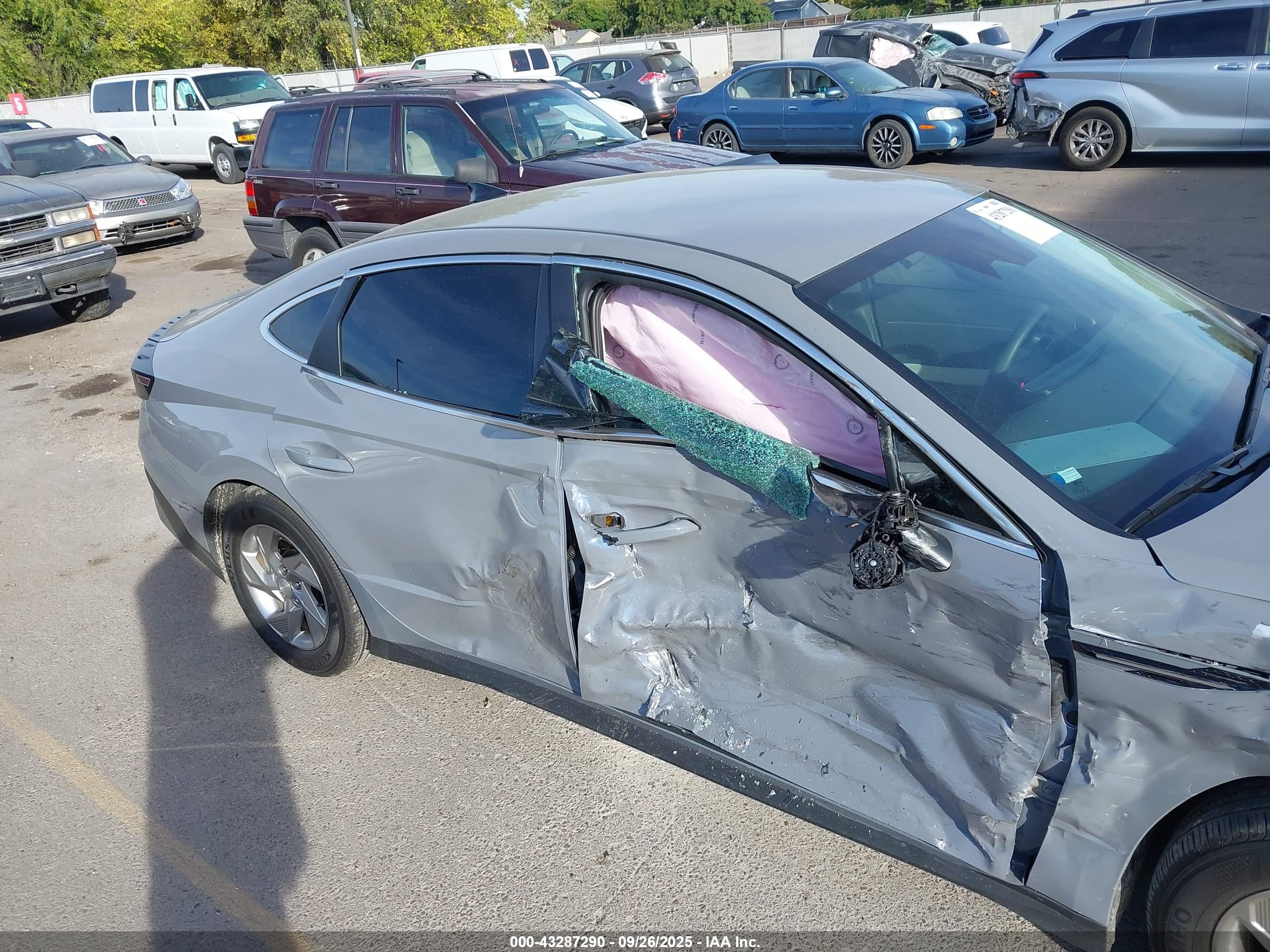 HYUNDAI SONATA image 6