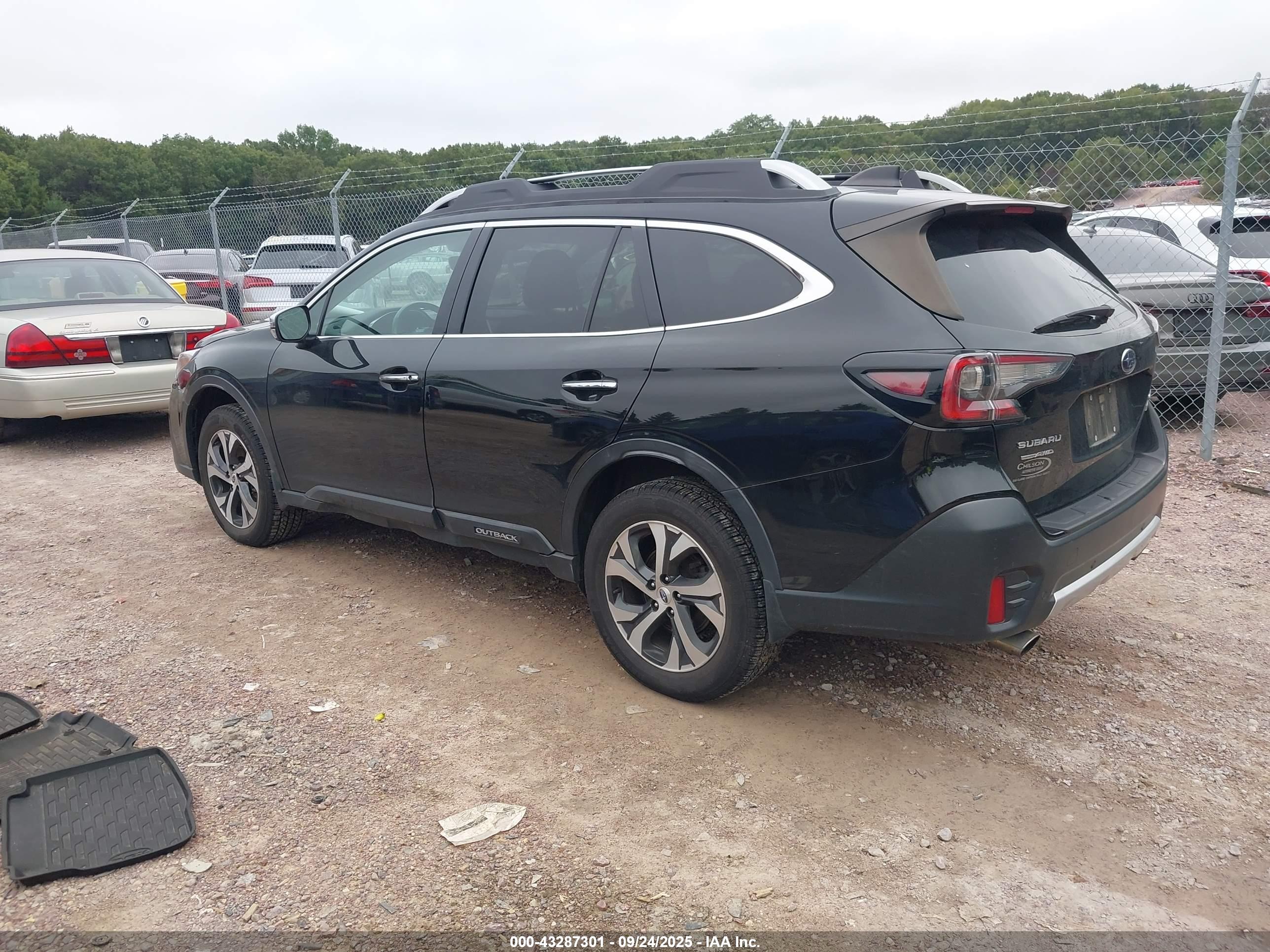 SUBARU OUTBACK image 3