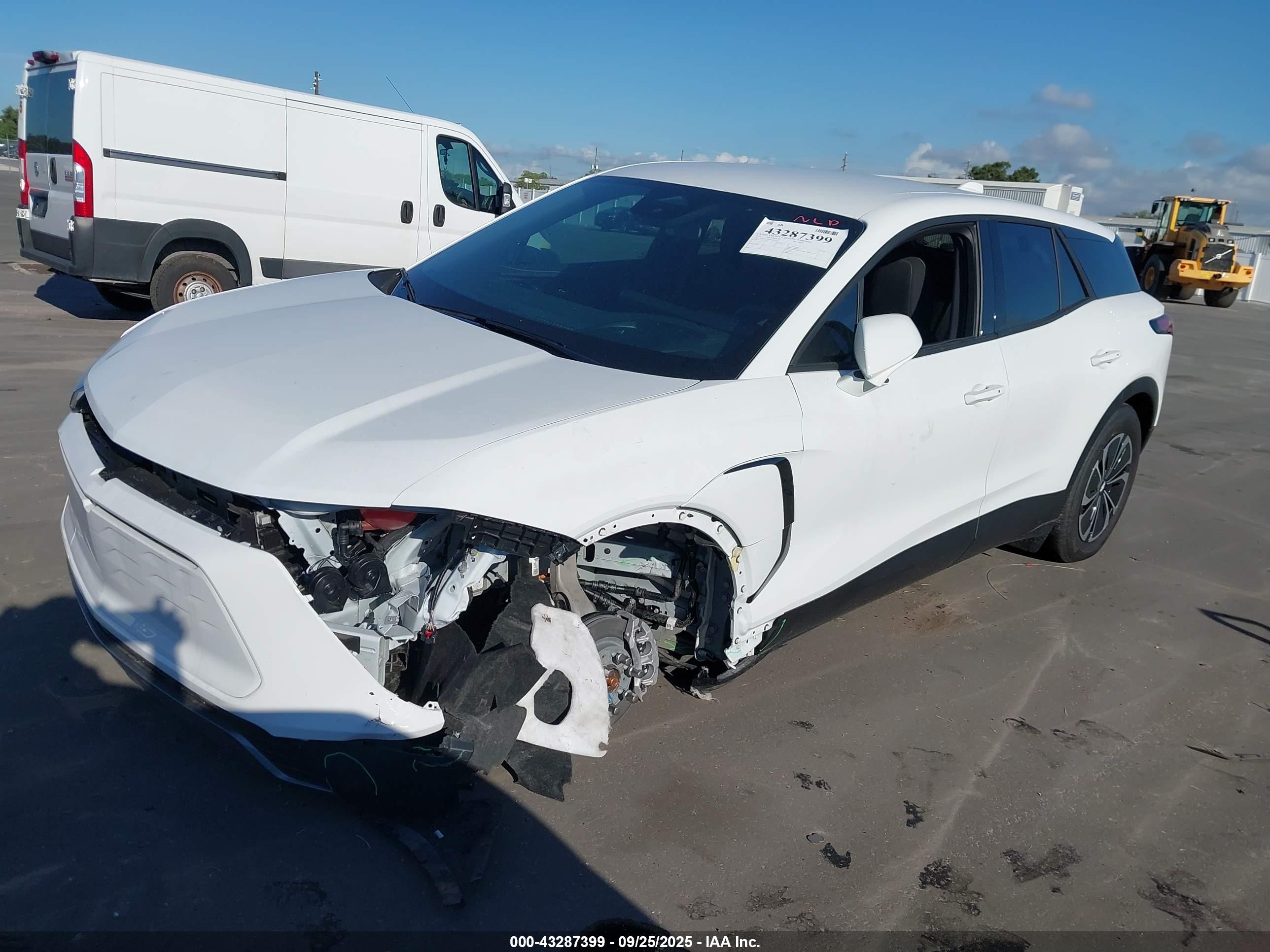 CHEVROLET BLAZER image 2