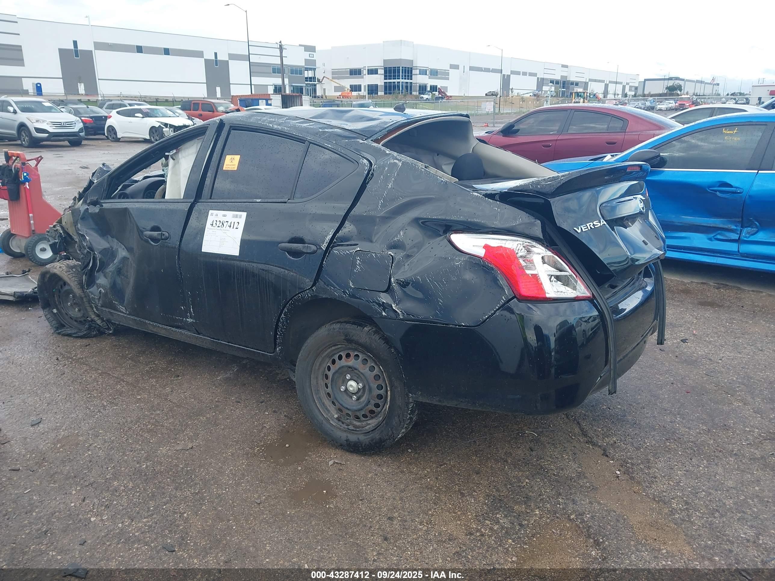 NISSAN VERSA image 3