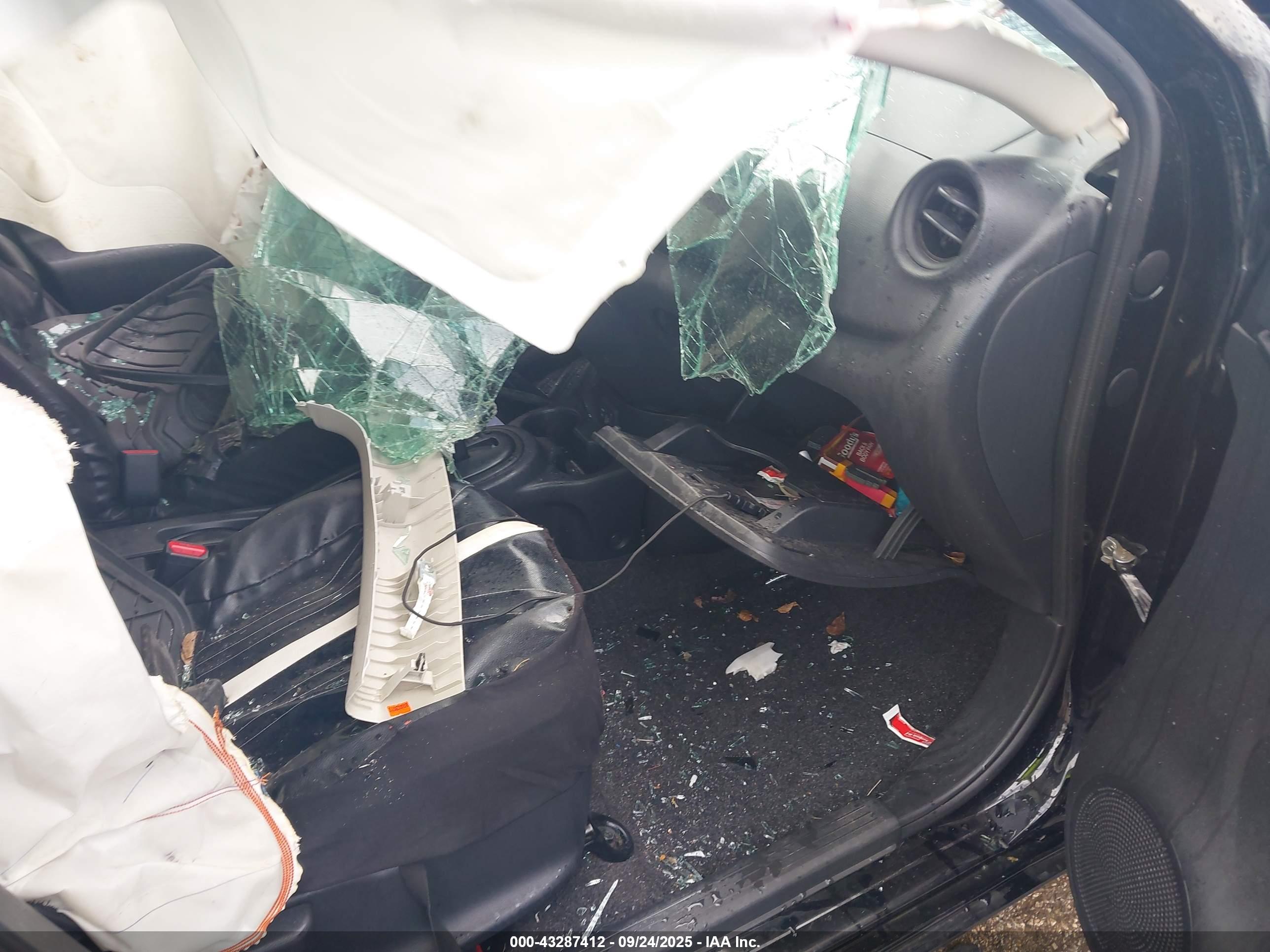 NISSAN VERSA image 5
