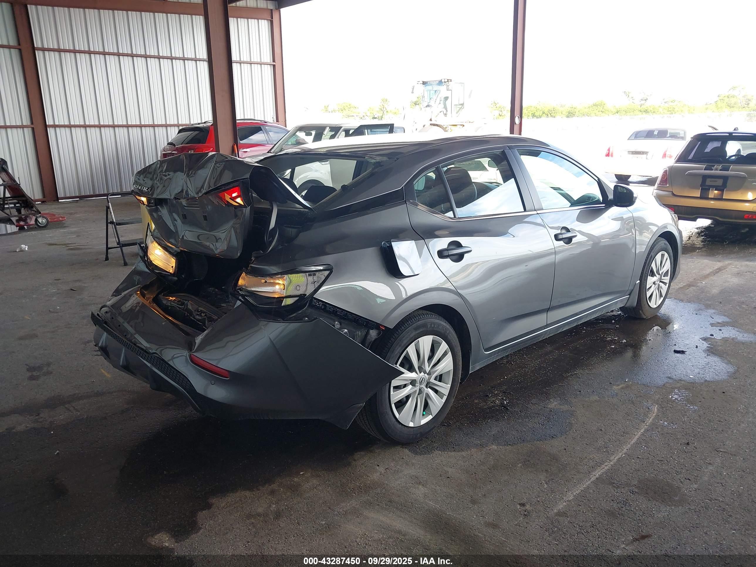NISSAN SENTRA image 4