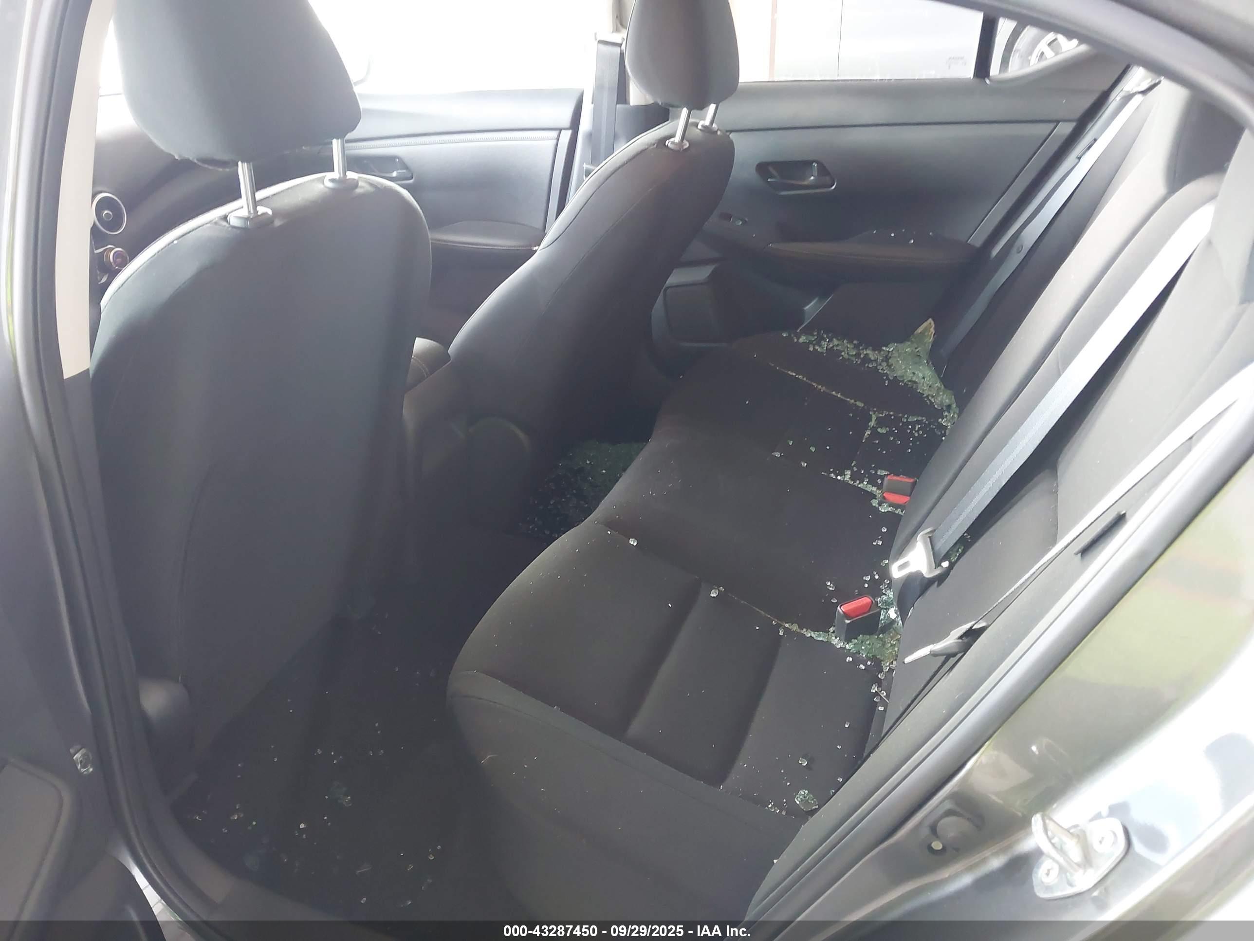 NISSAN SENTRA image 8