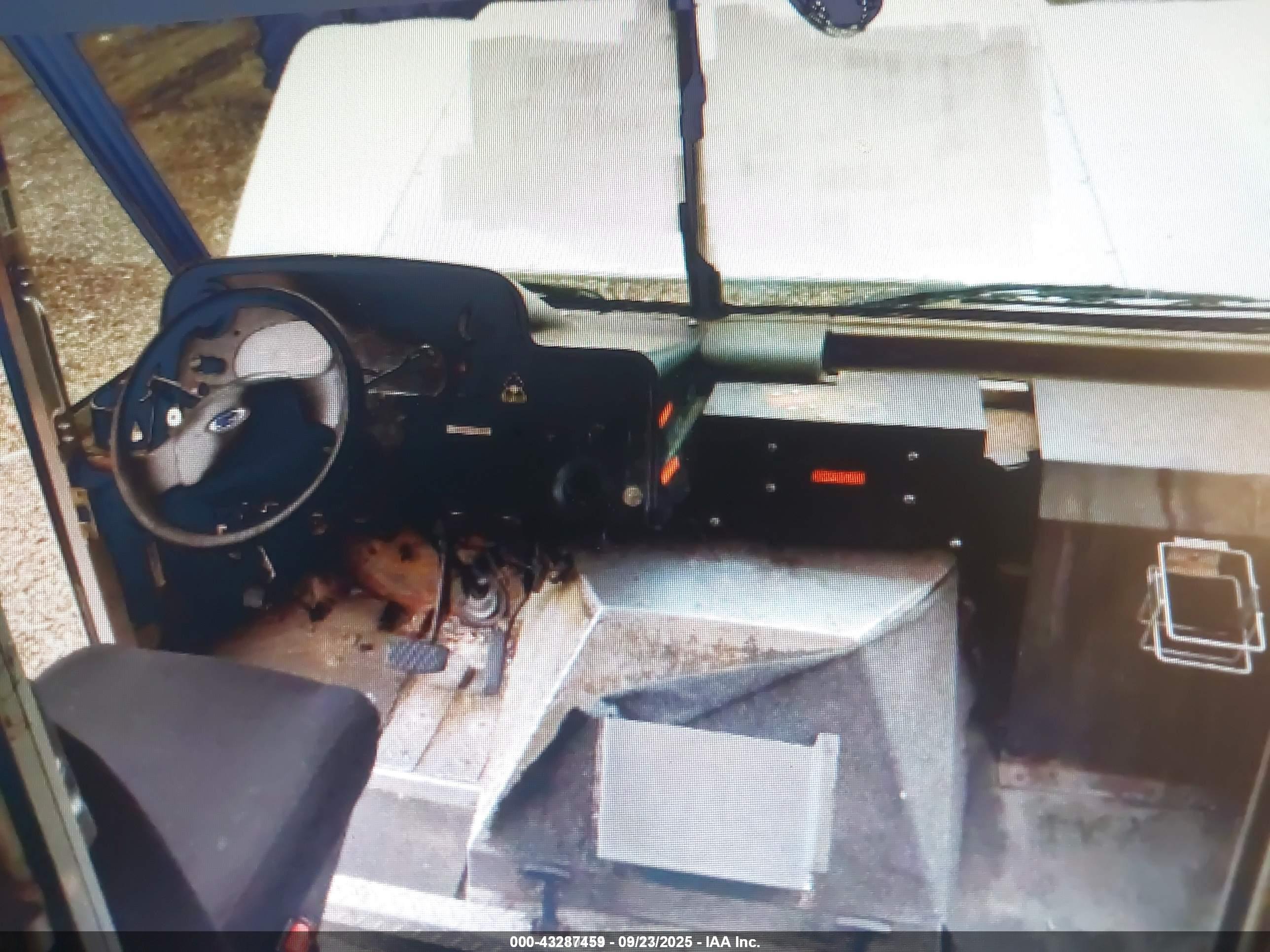 FORD E-350 image 8