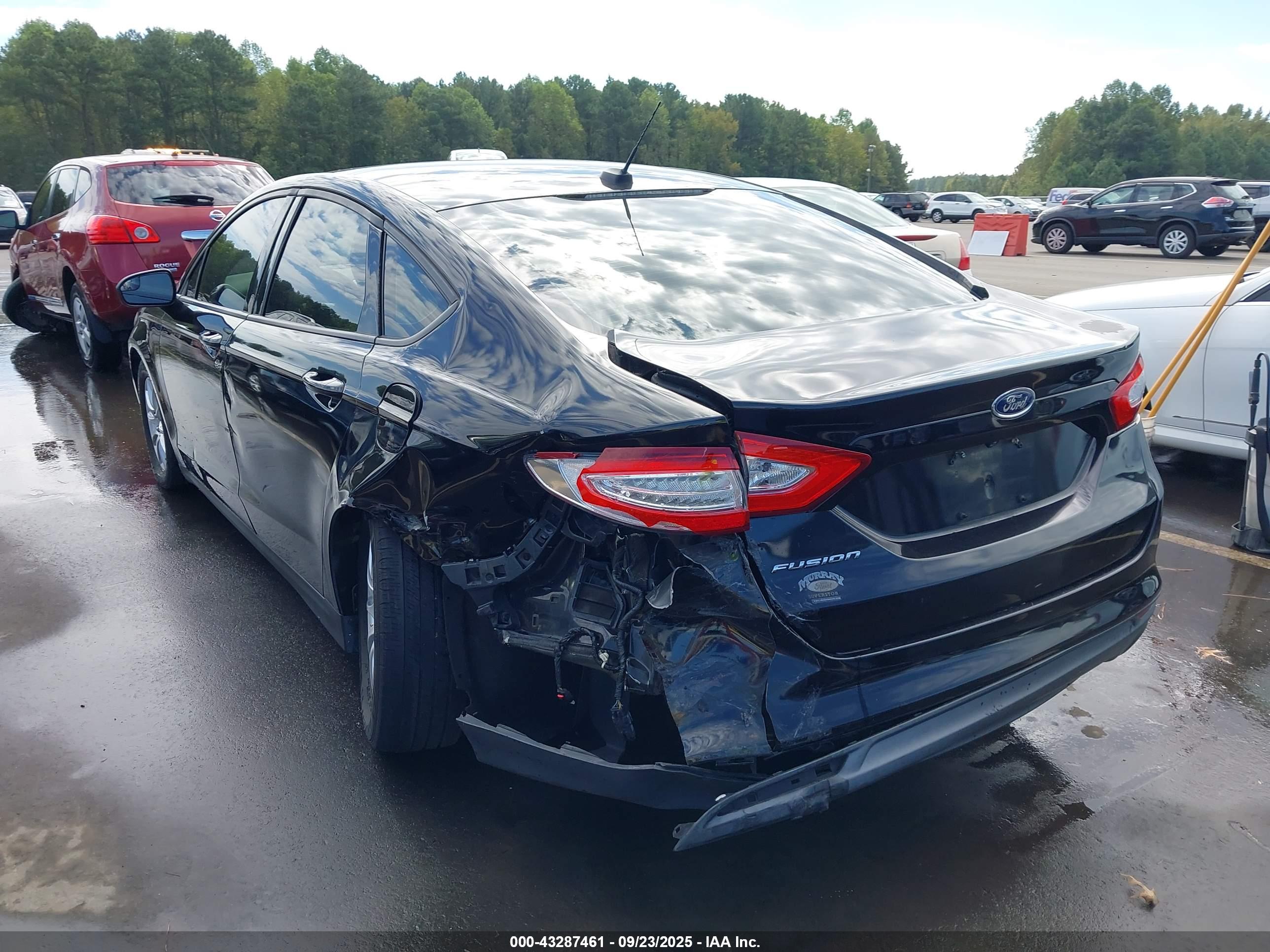FORD FUSION image 3