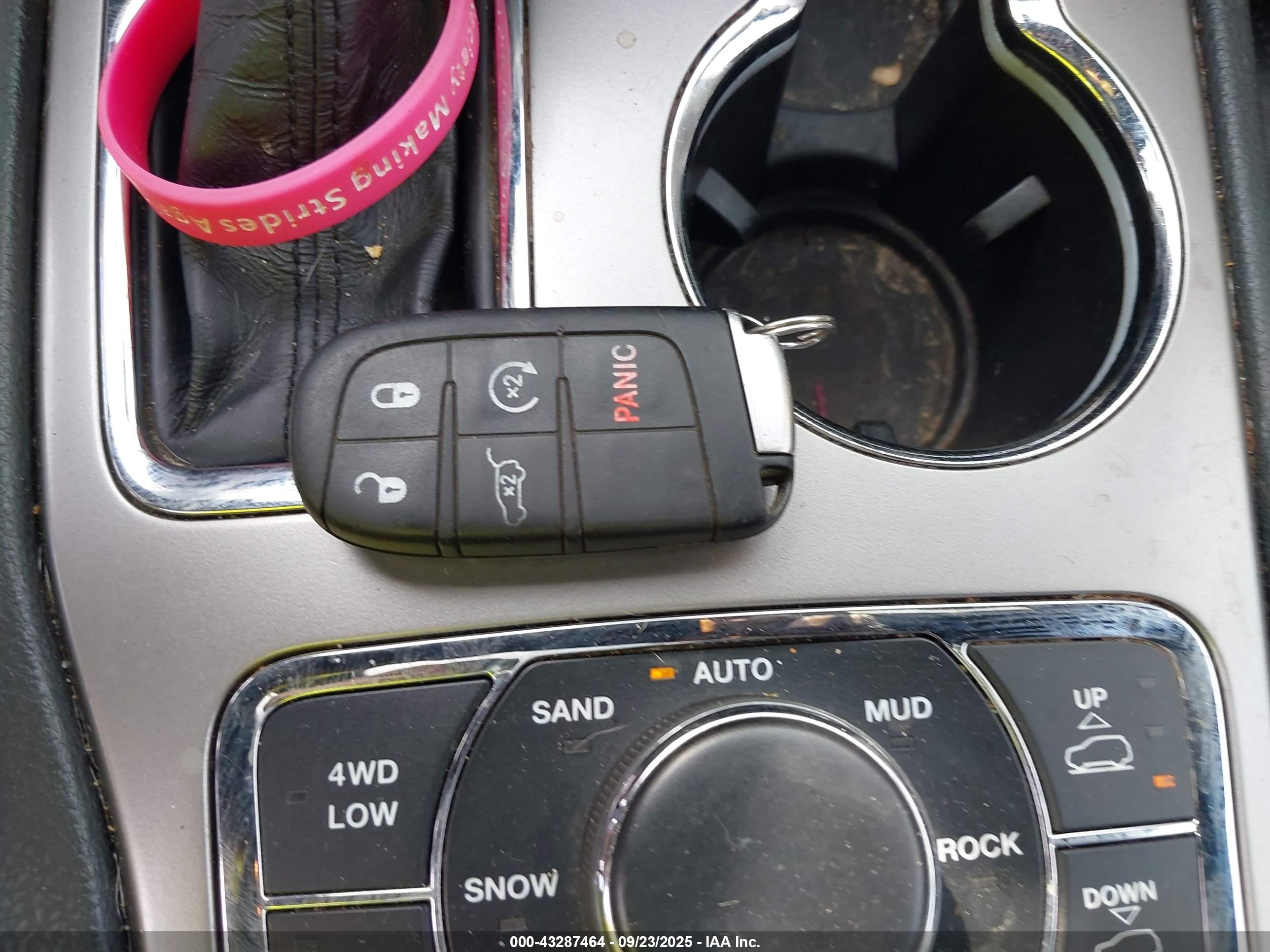JEEP GRAND image 11