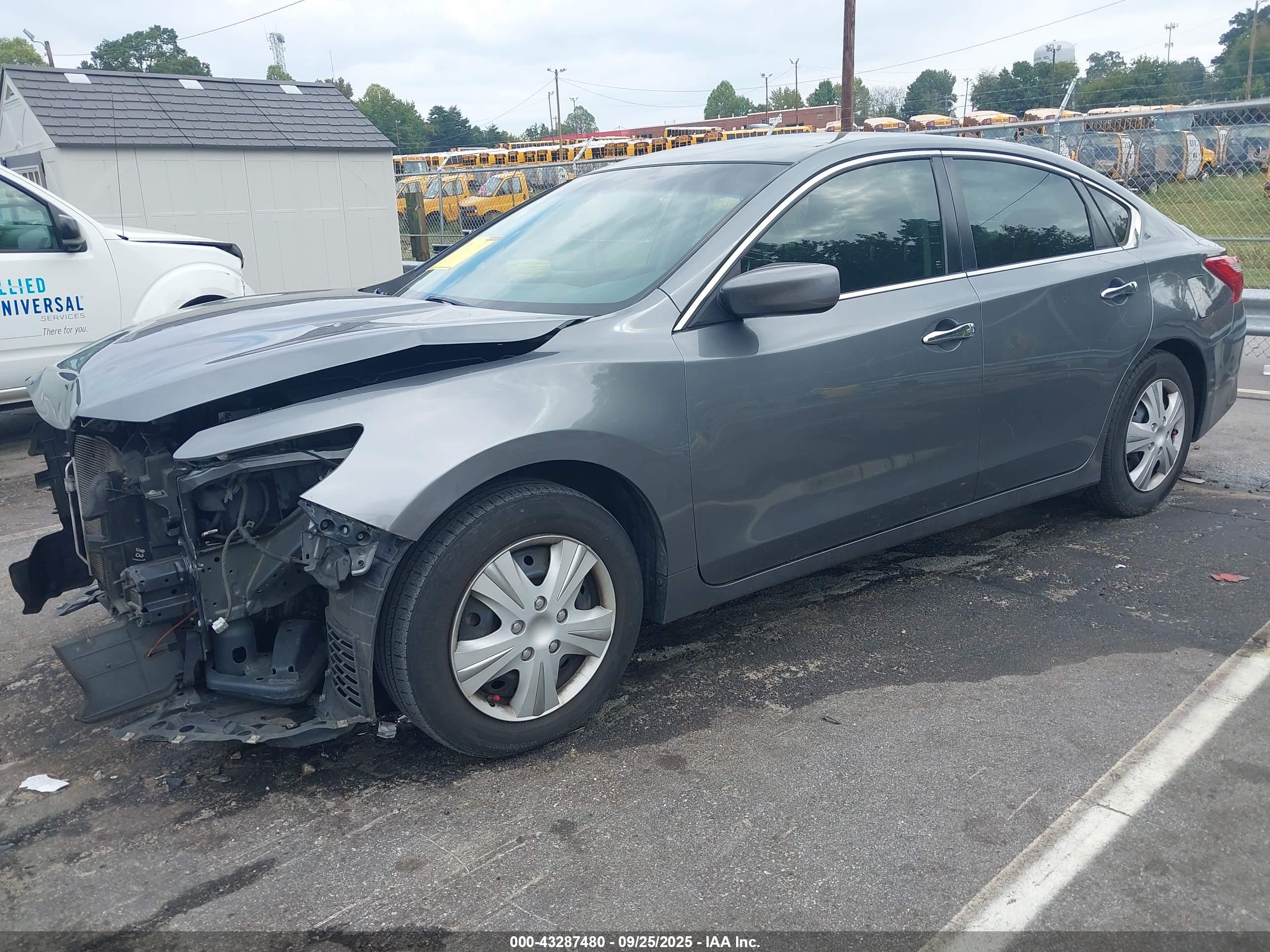 NISSAN ALTIMA image 2