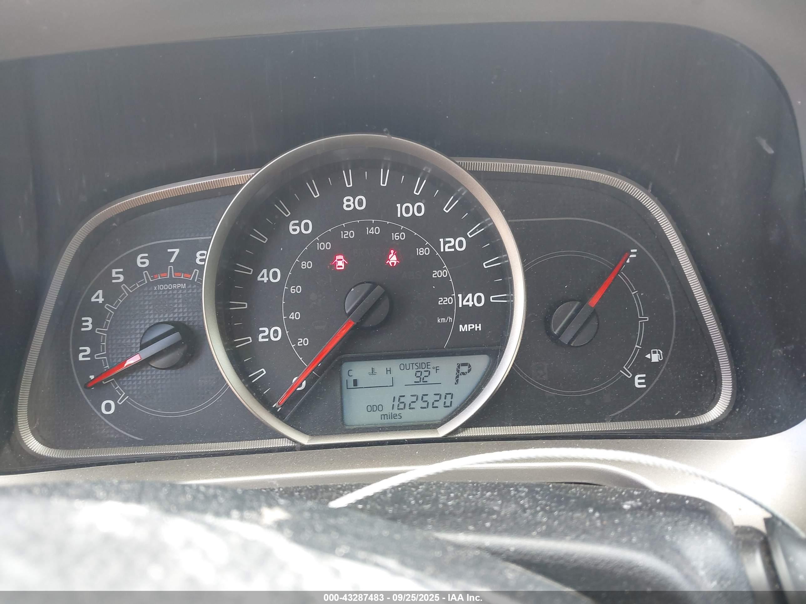 TOYOTA RAV4 image 7