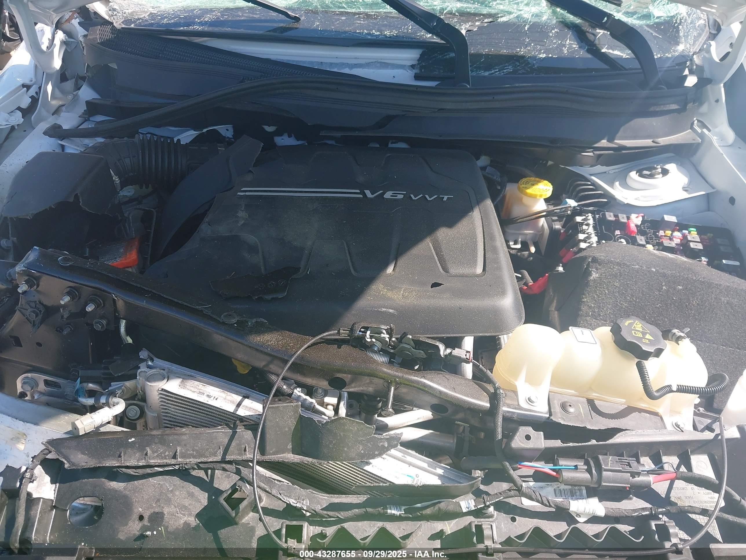 JEEP CHEROKEE image 10