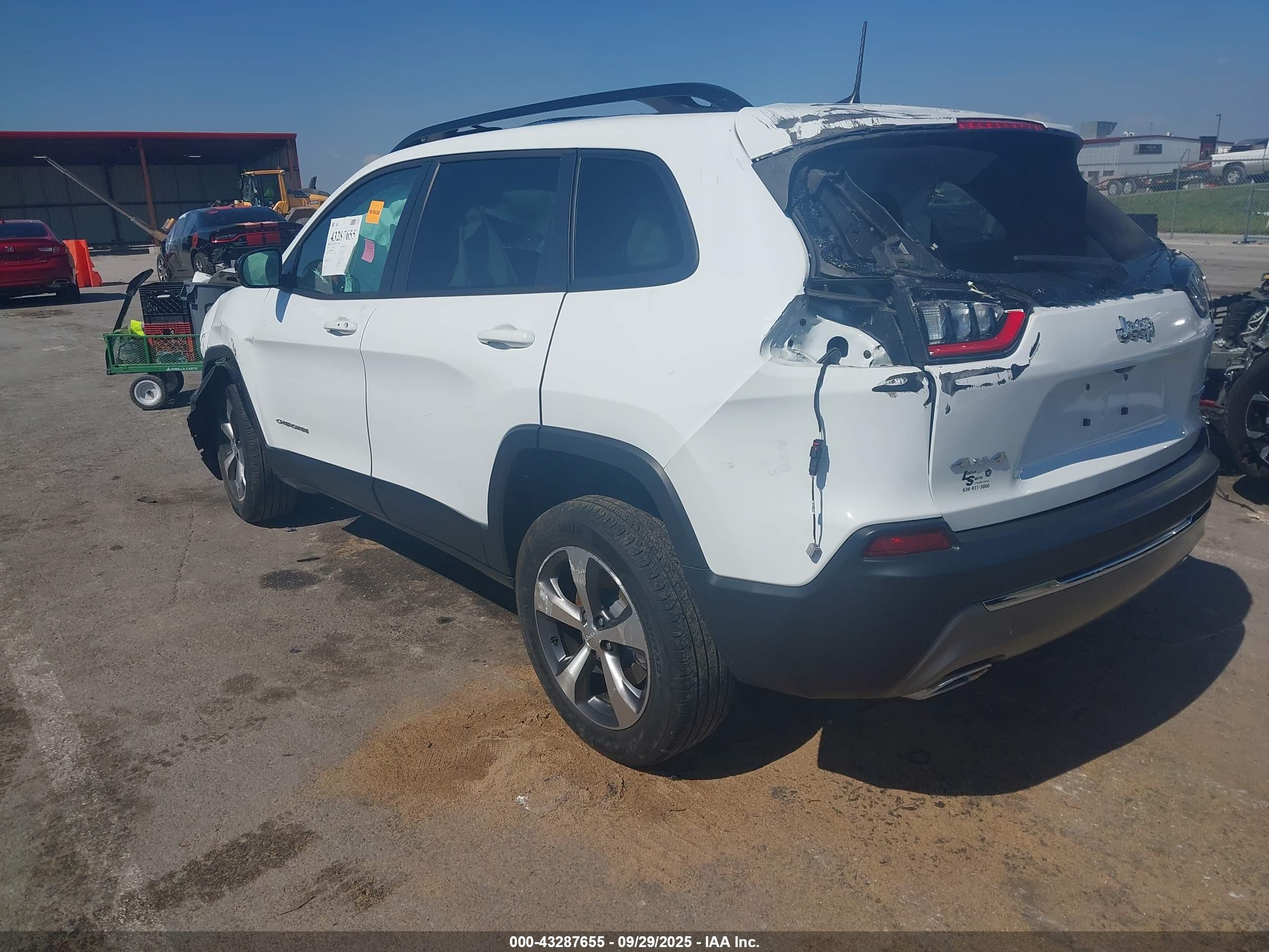 JEEP CHEROKEE image 3
