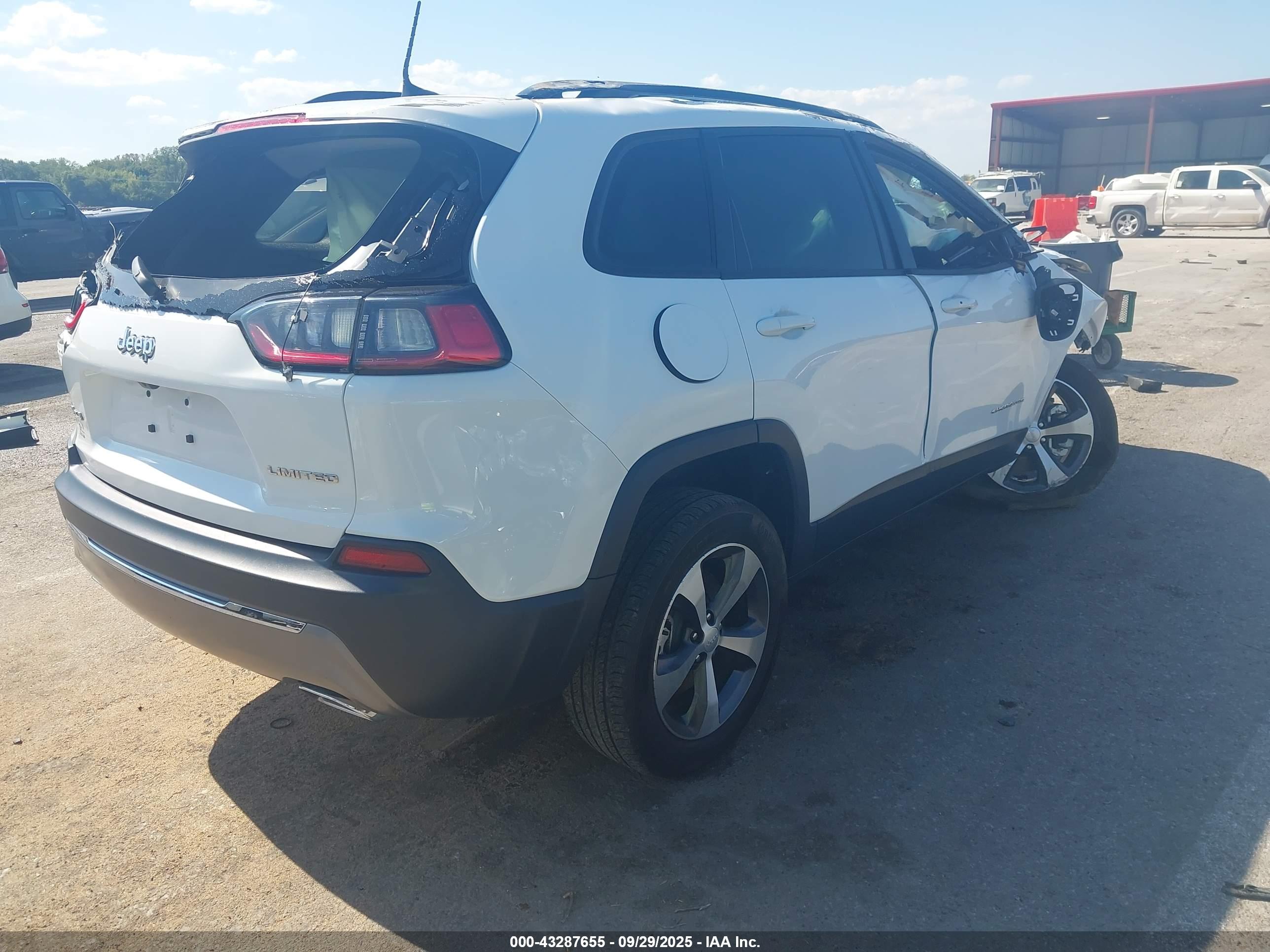 JEEP CHEROKEE image 4