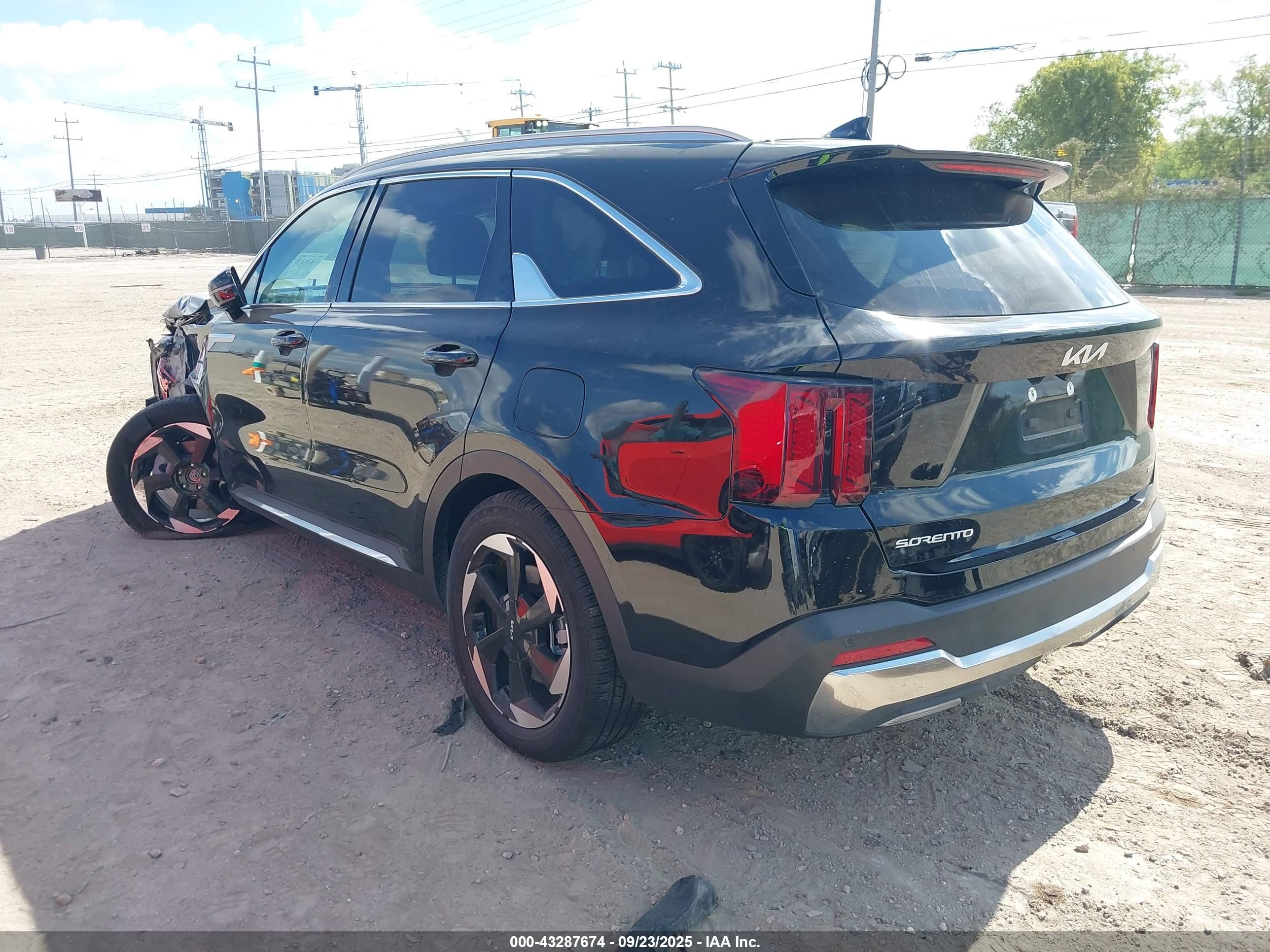 KIA SORENTO image 3