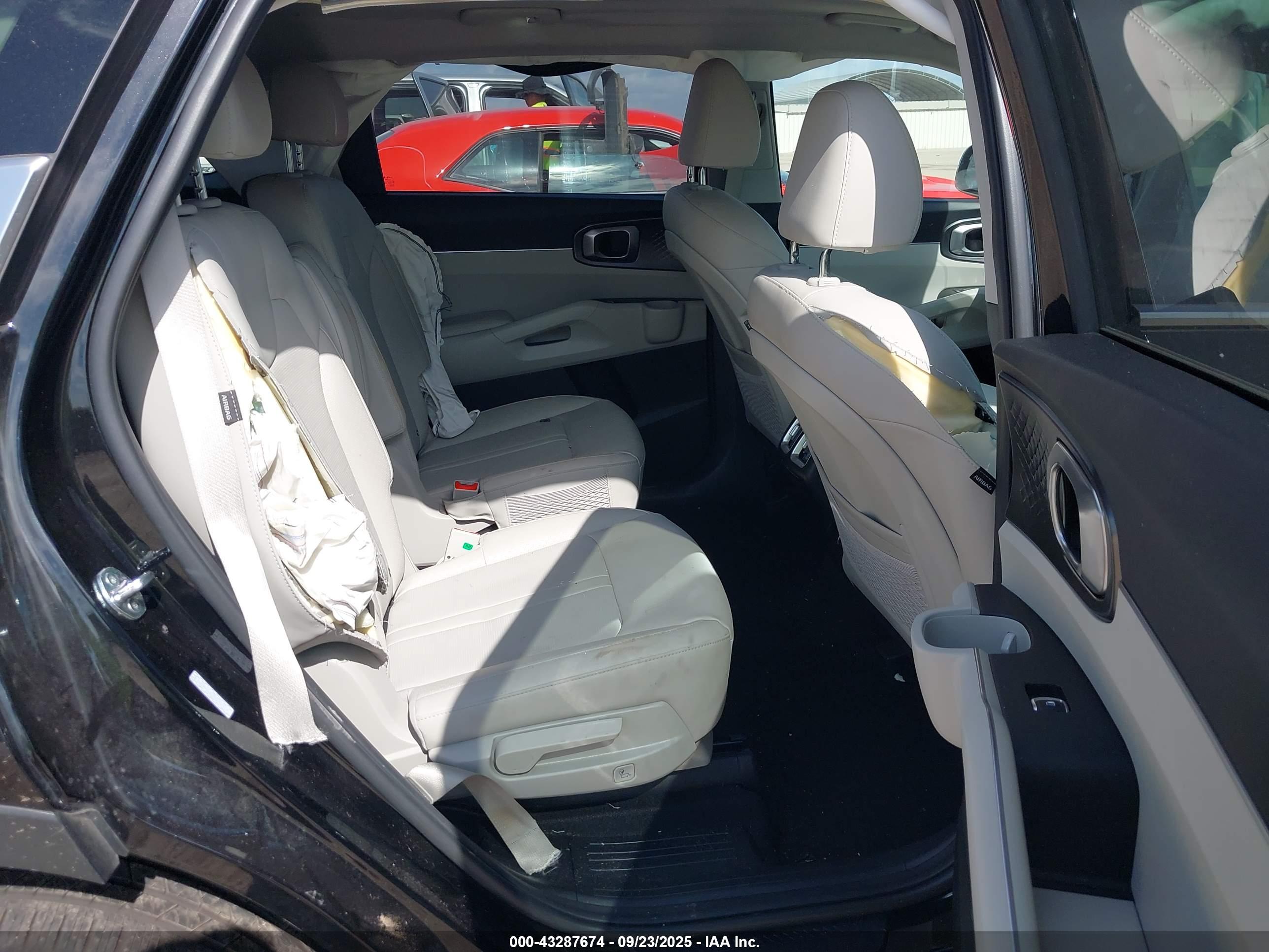 KIA SORENTO image 8
