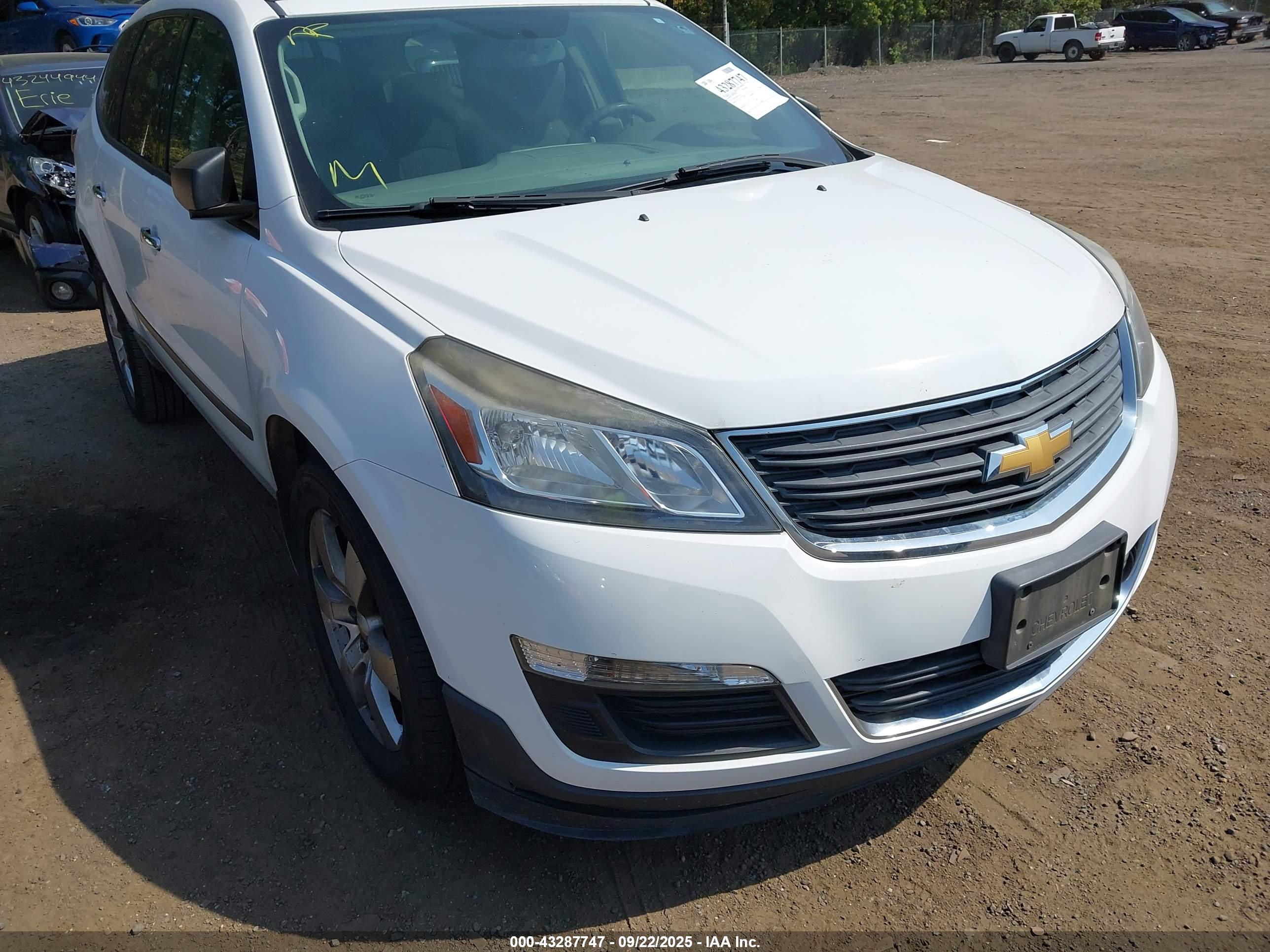CHEVROLET TRAVERSE image 6