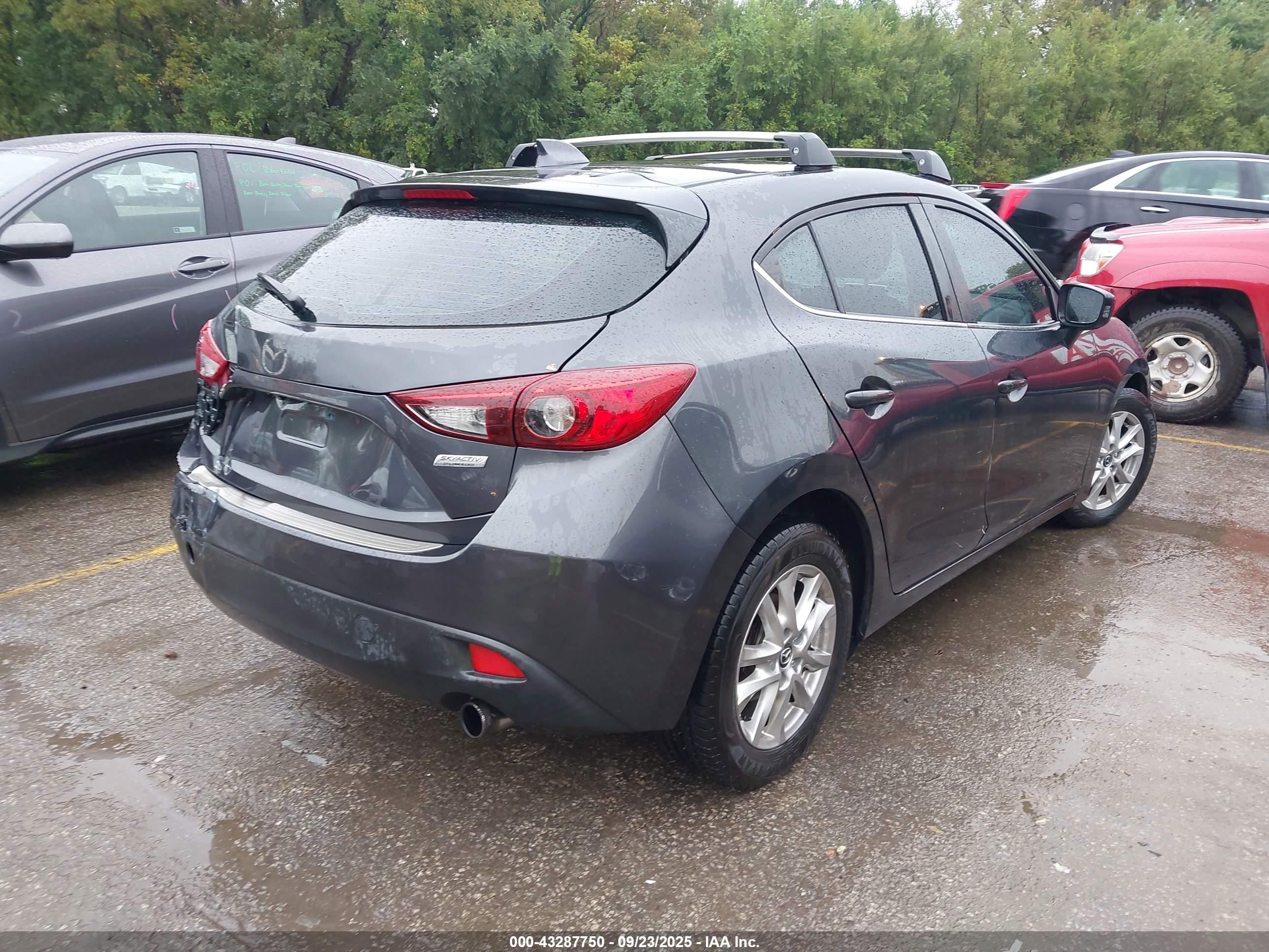 MAZDA MAZDA3 image 4