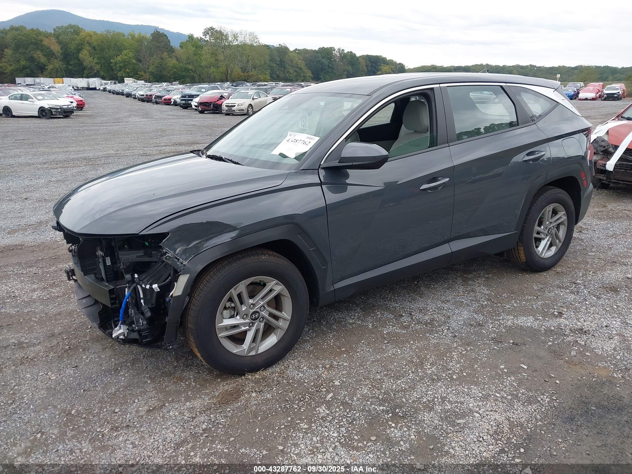 HYUNDAI TUCSON image 2