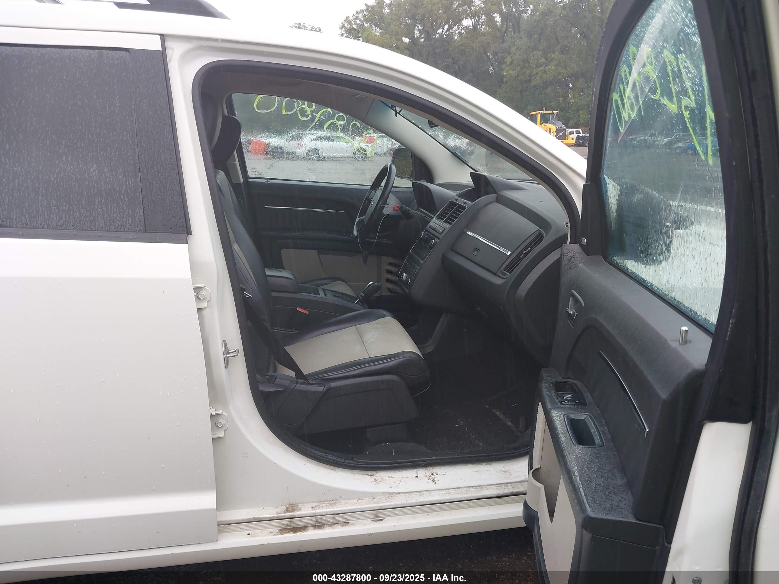 DODGE JOURNEY image 5