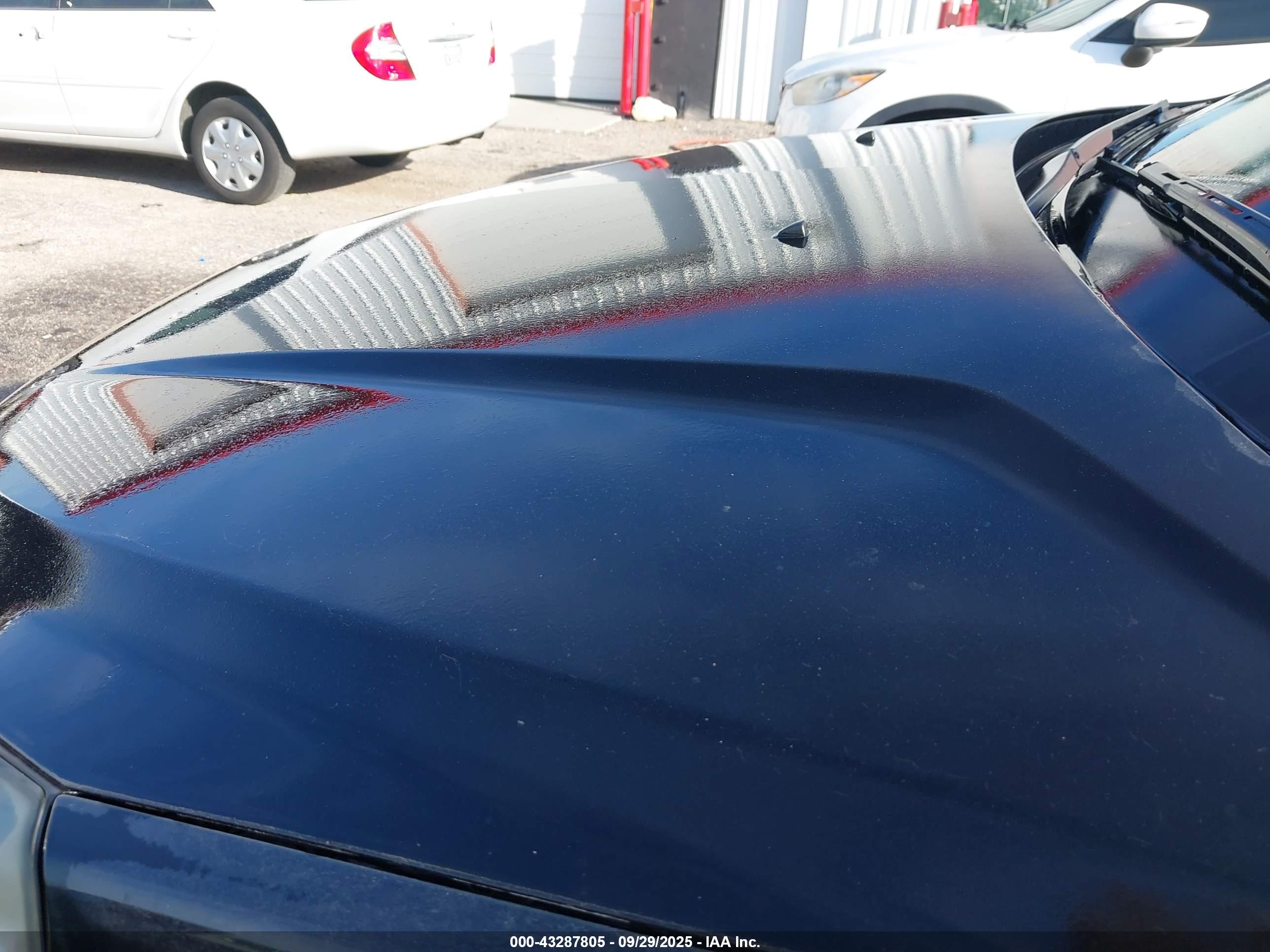 CHEVROLET TRAVERSE image 6