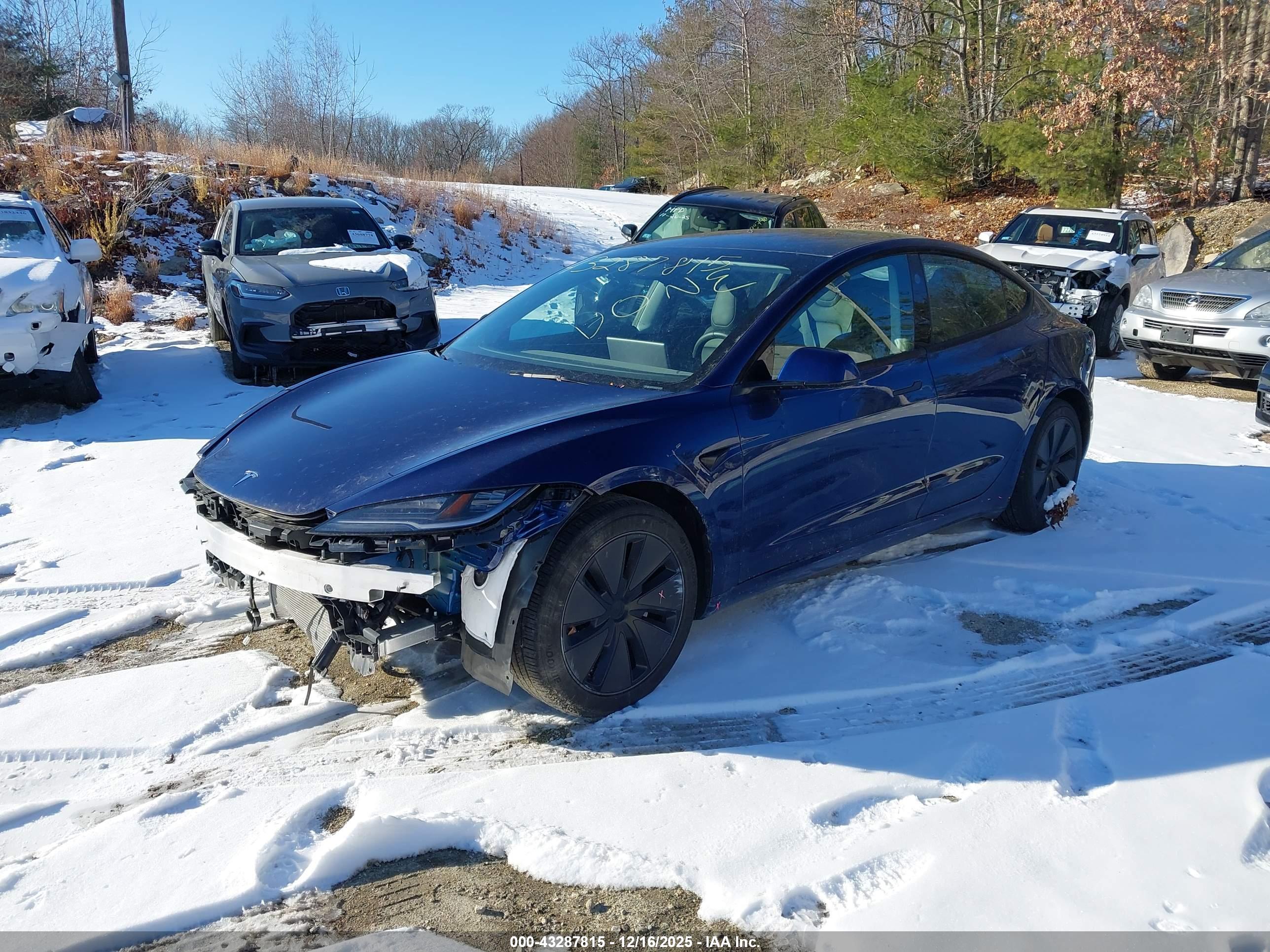 TESLA MODEL image 2