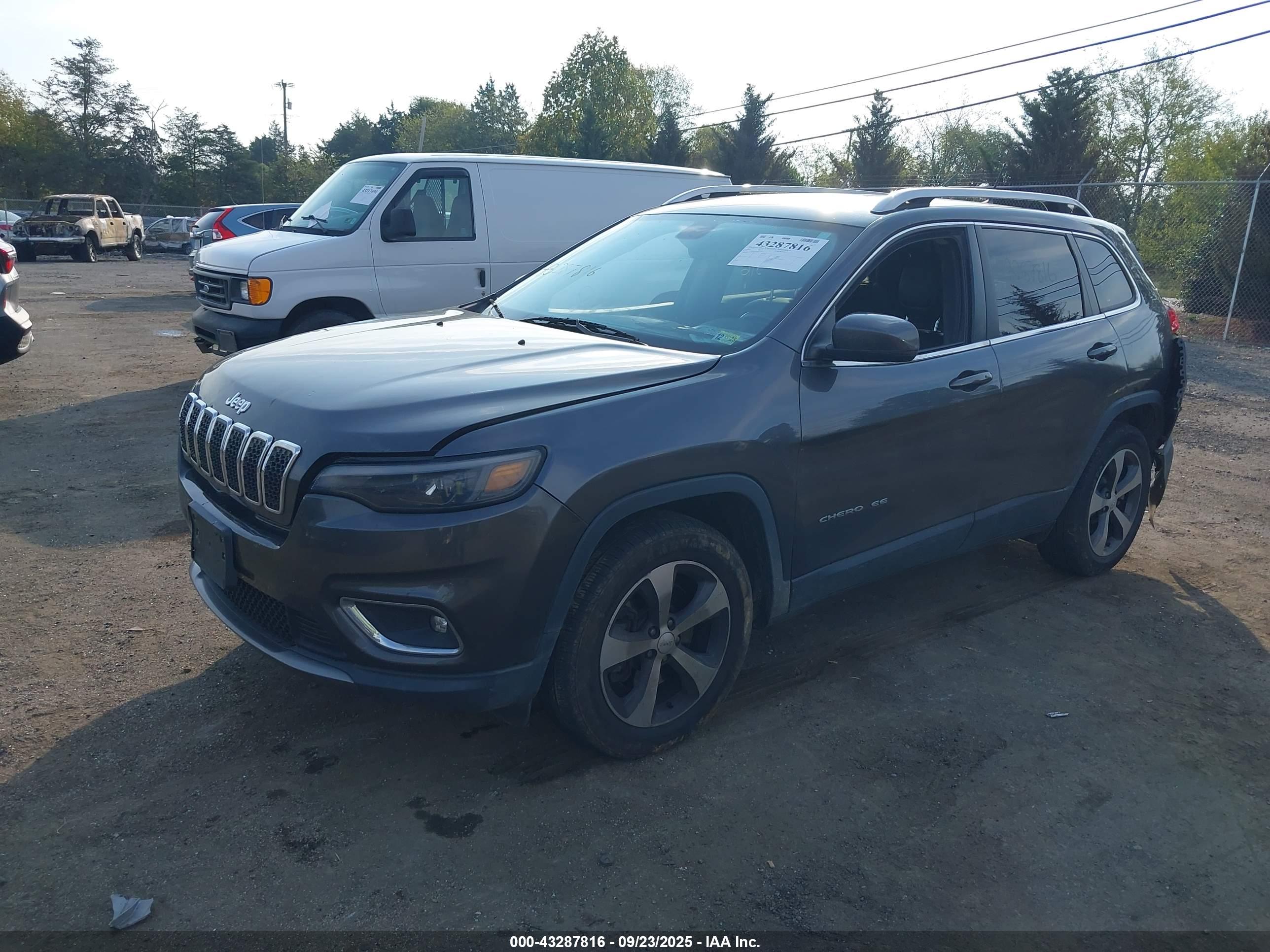 JEEP CHEROKEE image 2