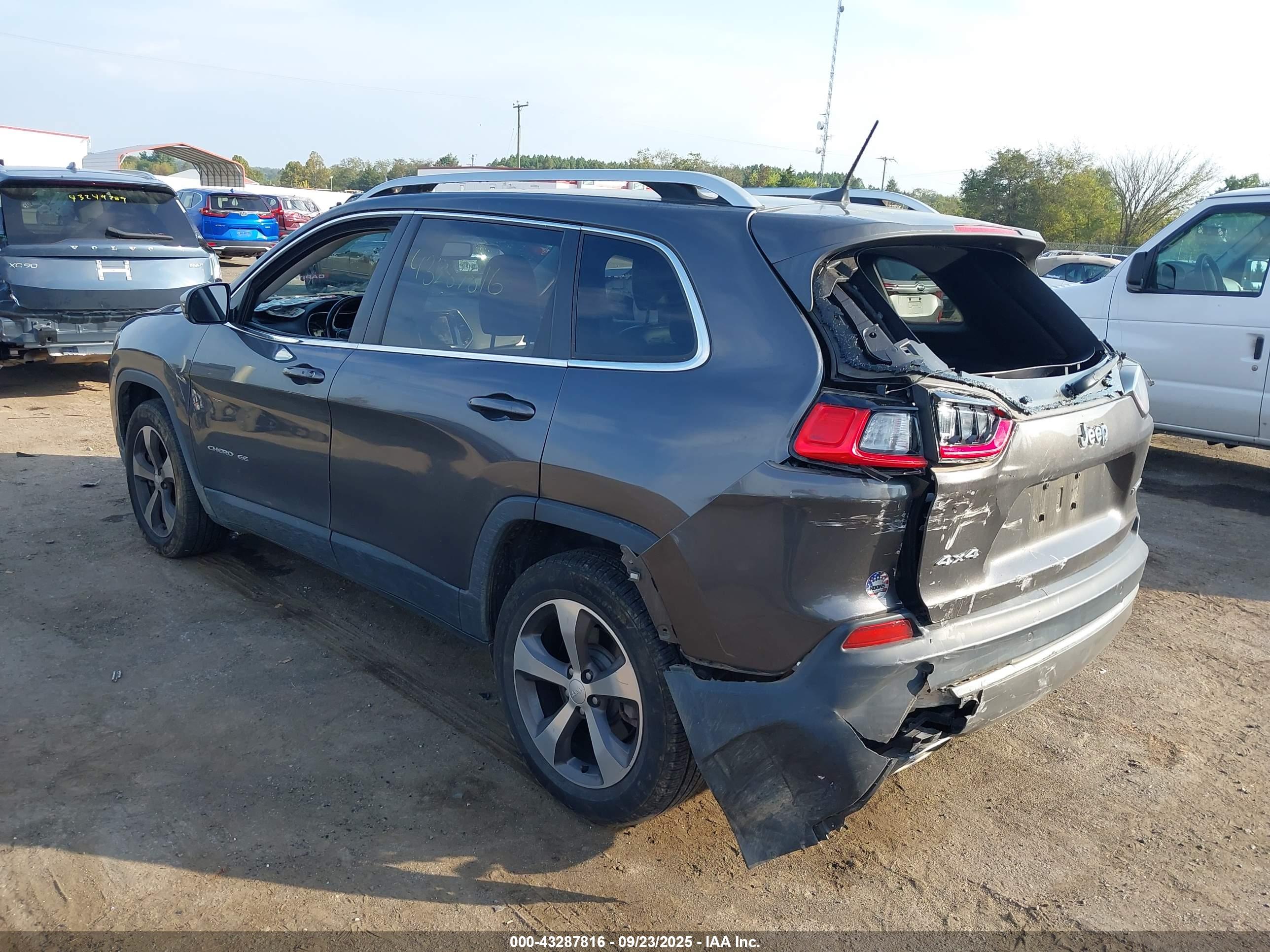 JEEP CHEROKEE image 3