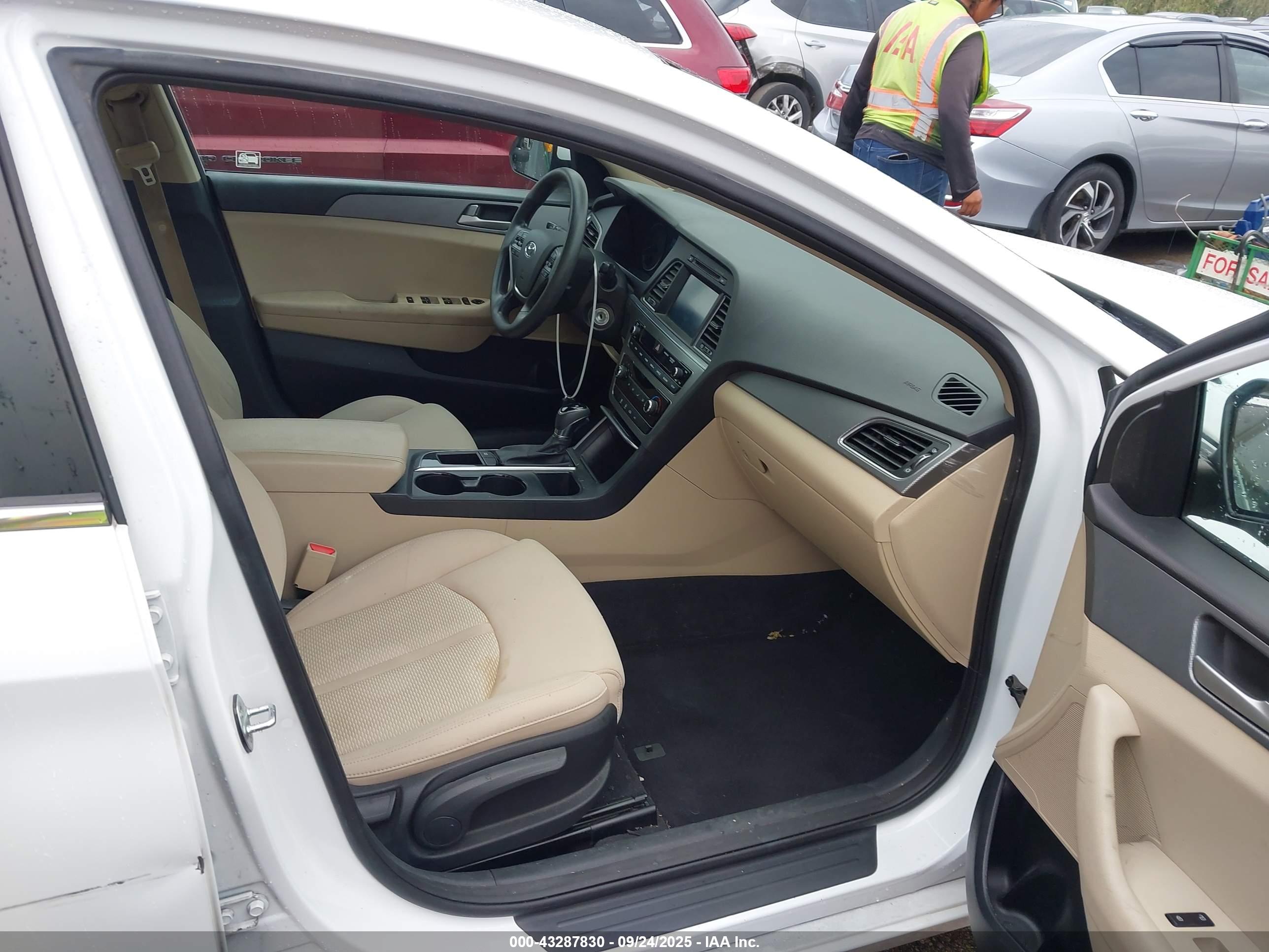 HYUNDAI SONATA image 5