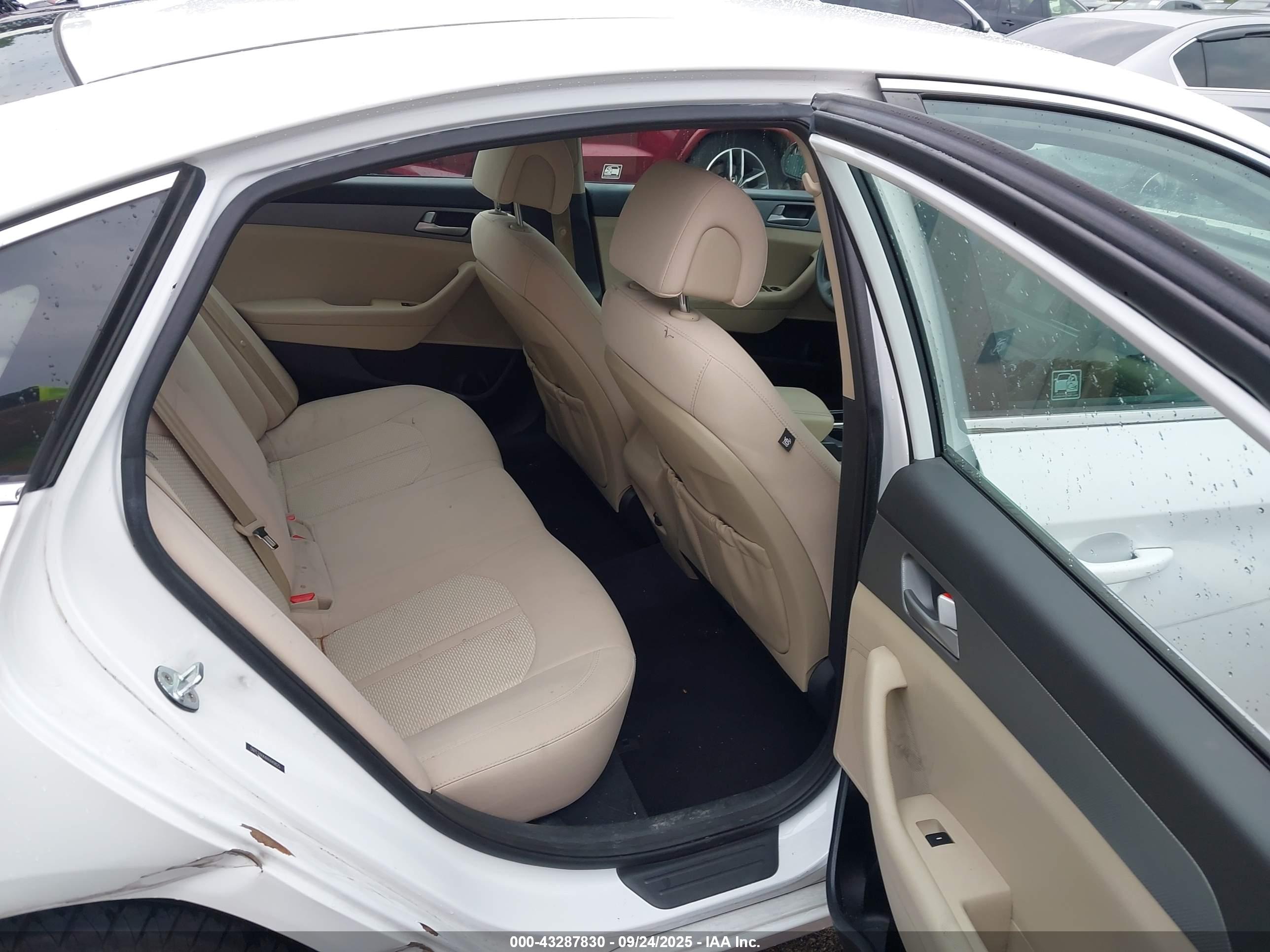 HYUNDAI SONATA image 8