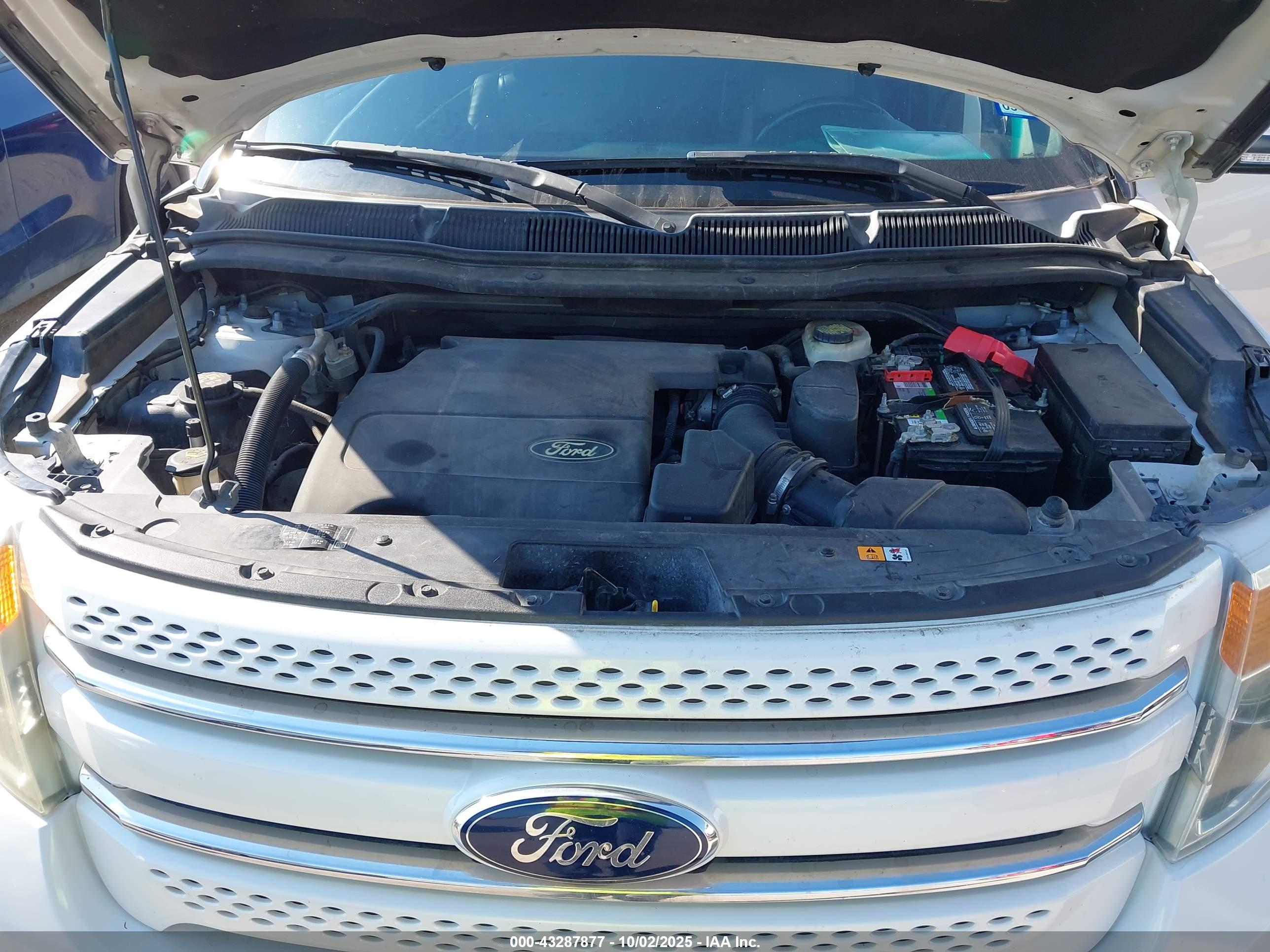 FORD EXPLORER image 10