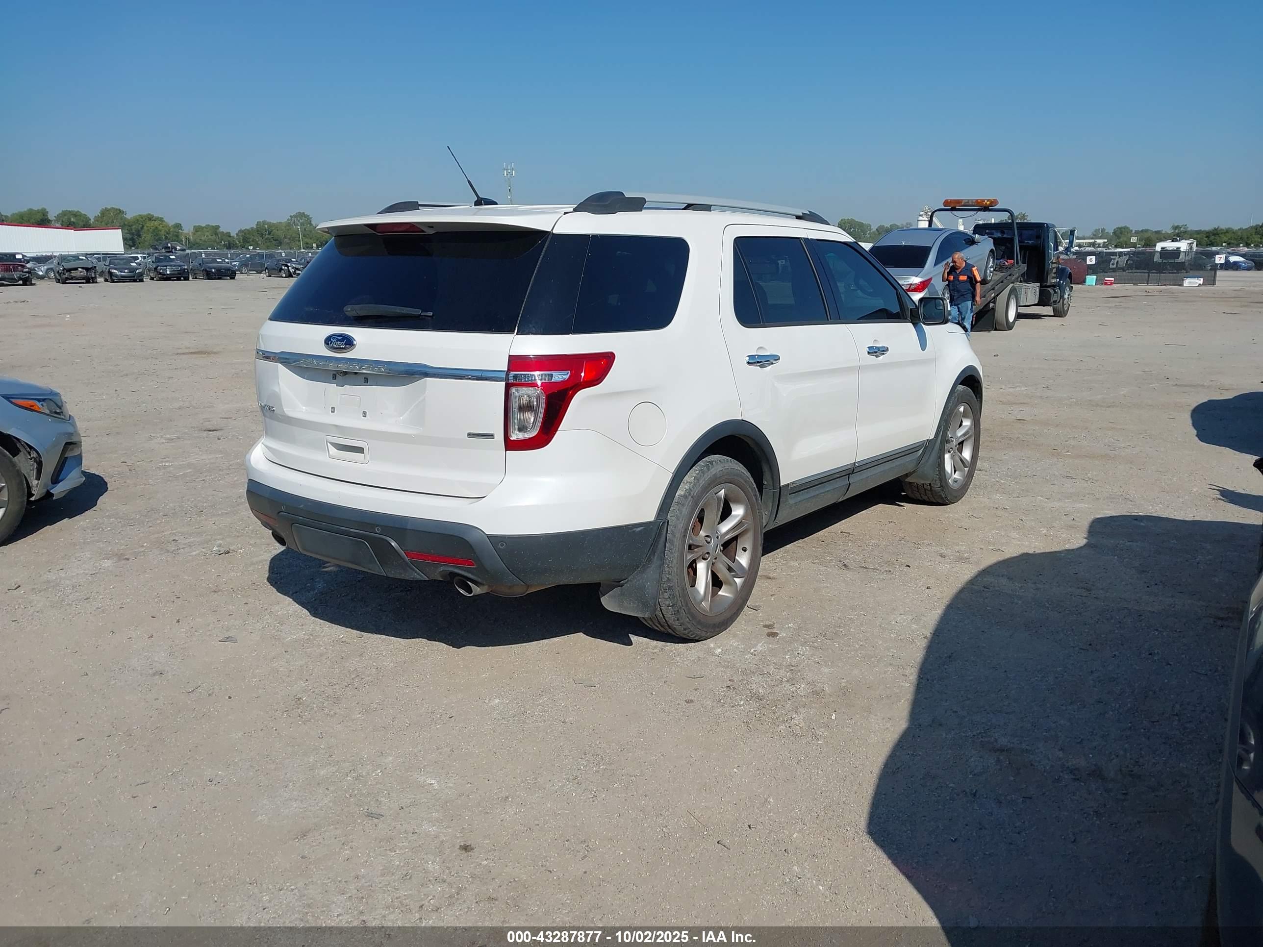 FORD EXPLORER image 4