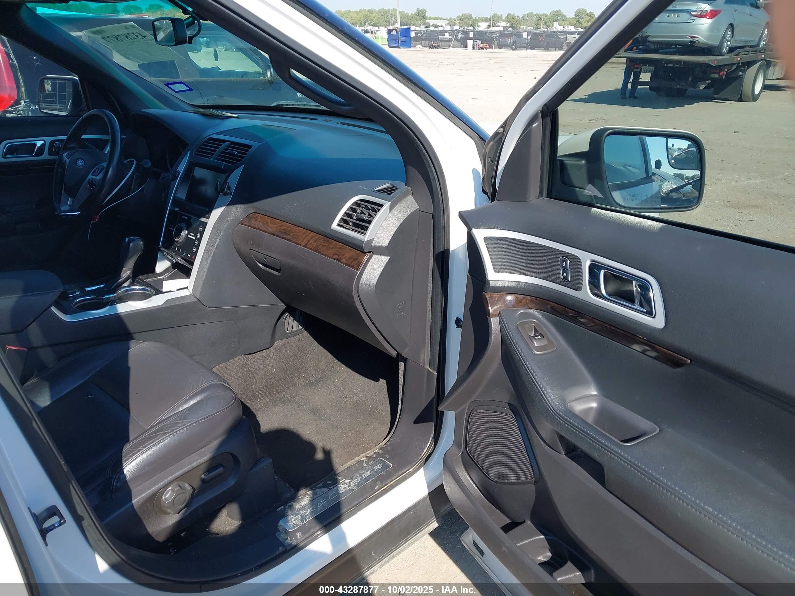 FORD EXPLORER image 5