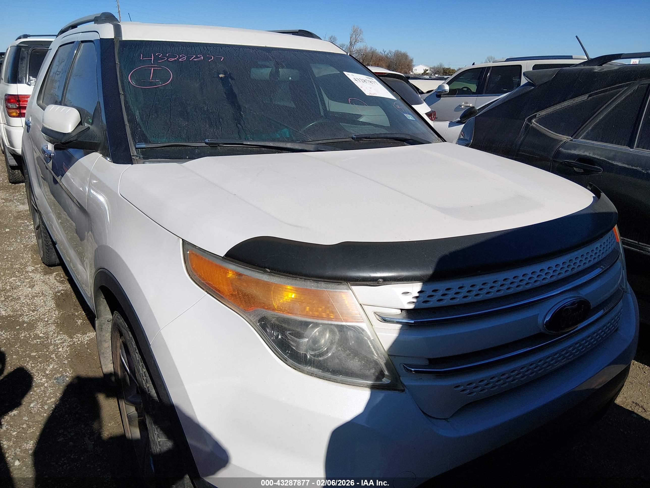 FORD EXPLORER image 6