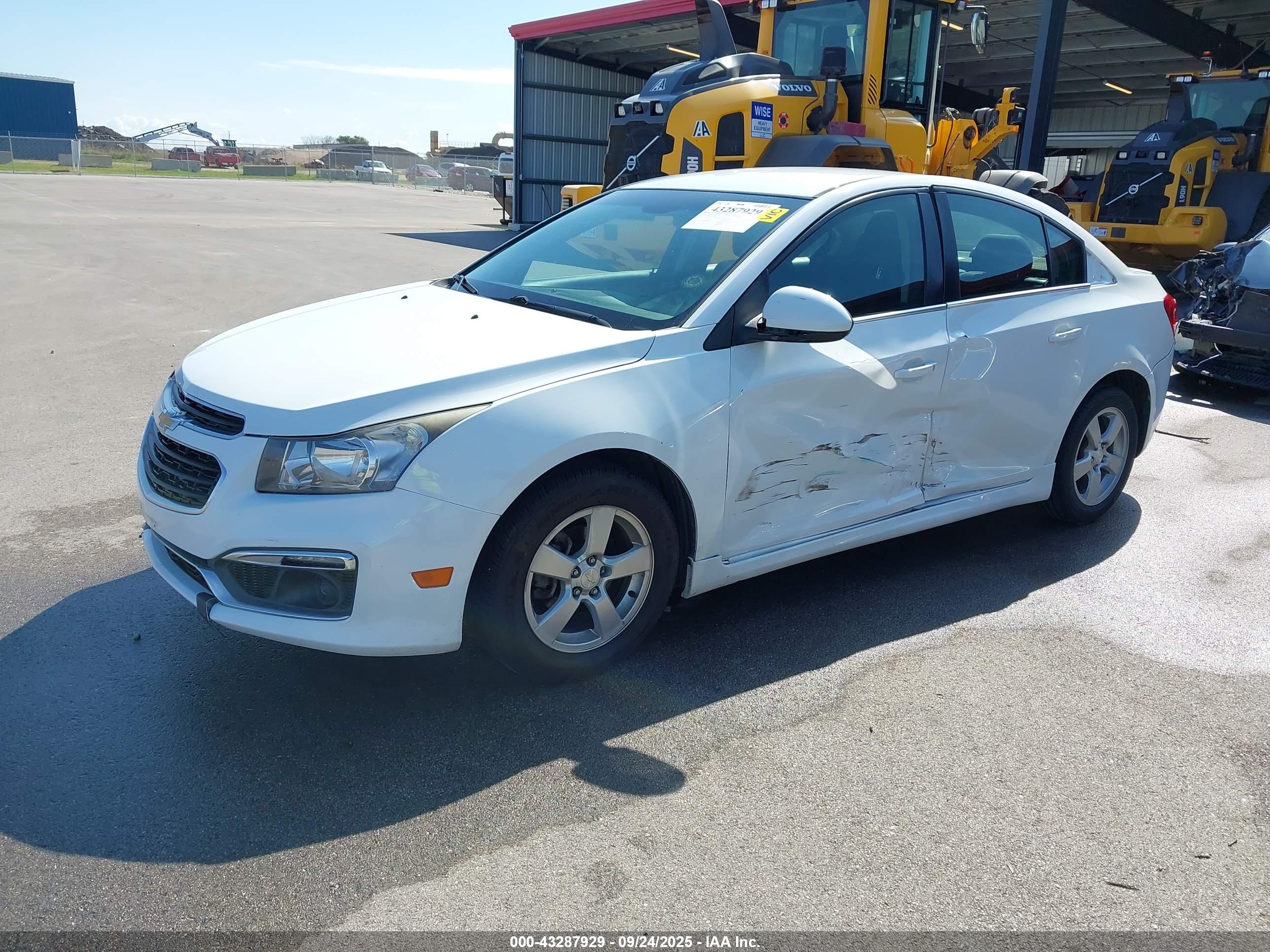 CHEVROLET CRUZE image 2