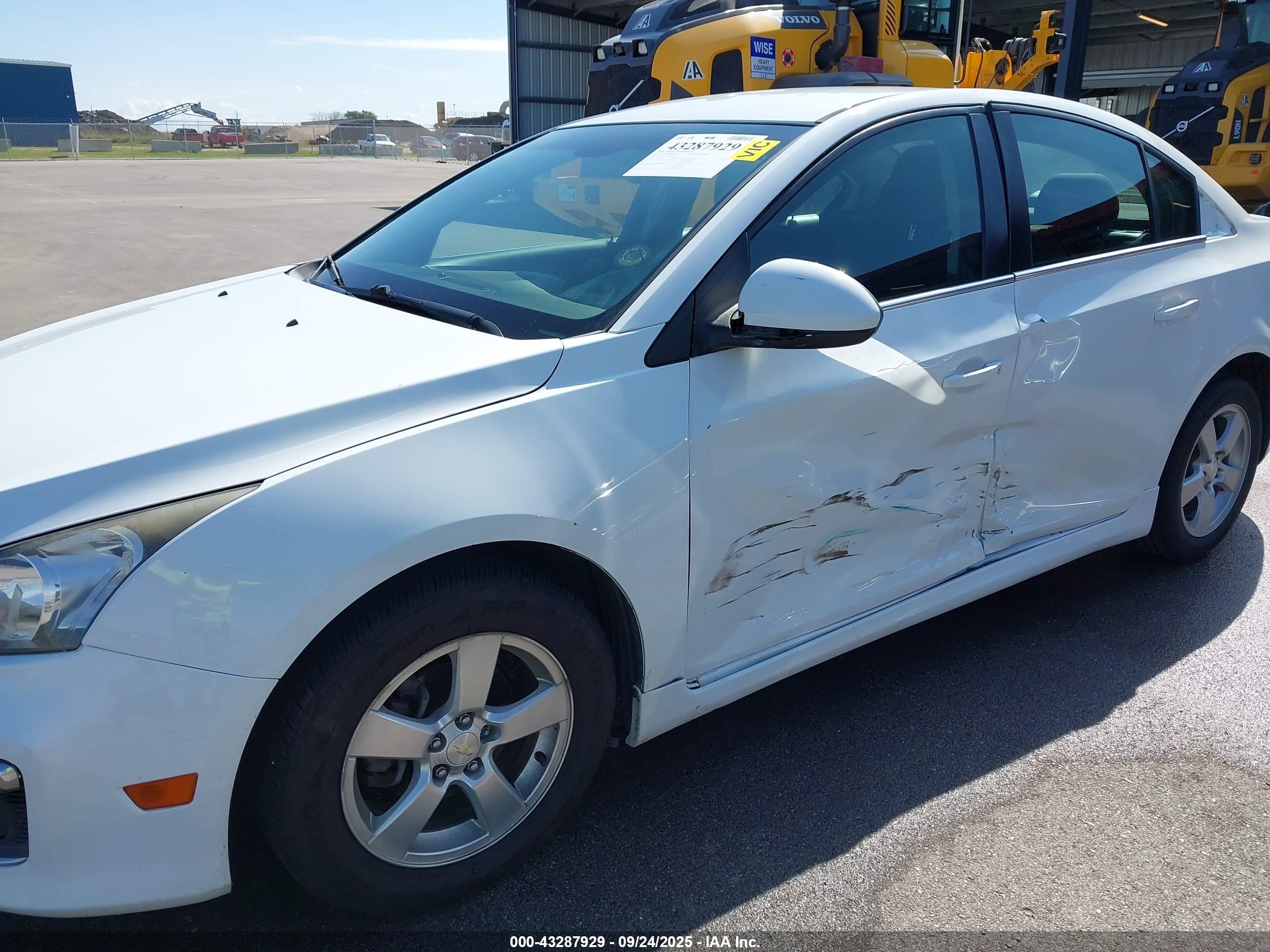 CHEVROLET CRUZE image 6