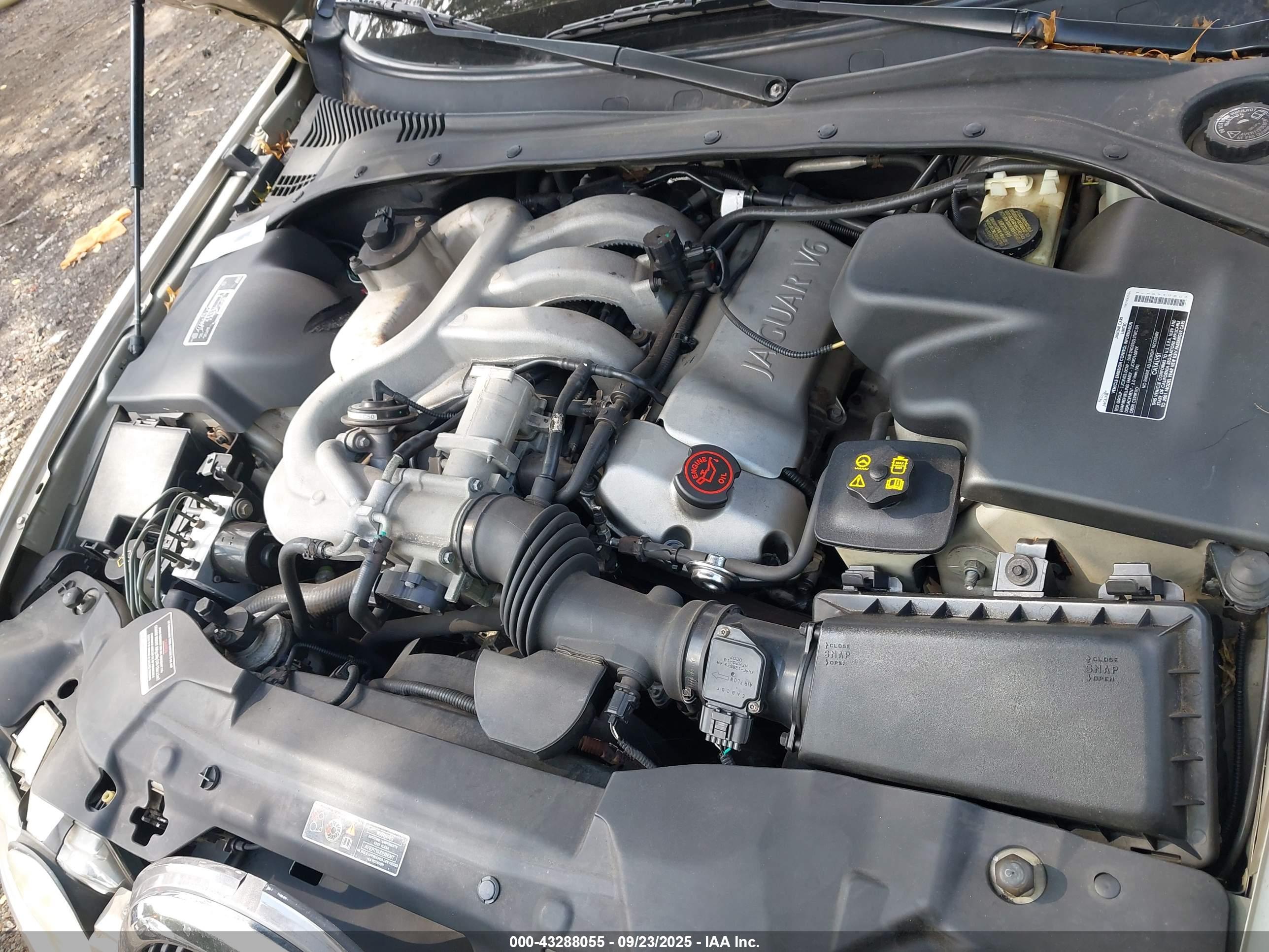 JAGUAR S-TYPE image 10