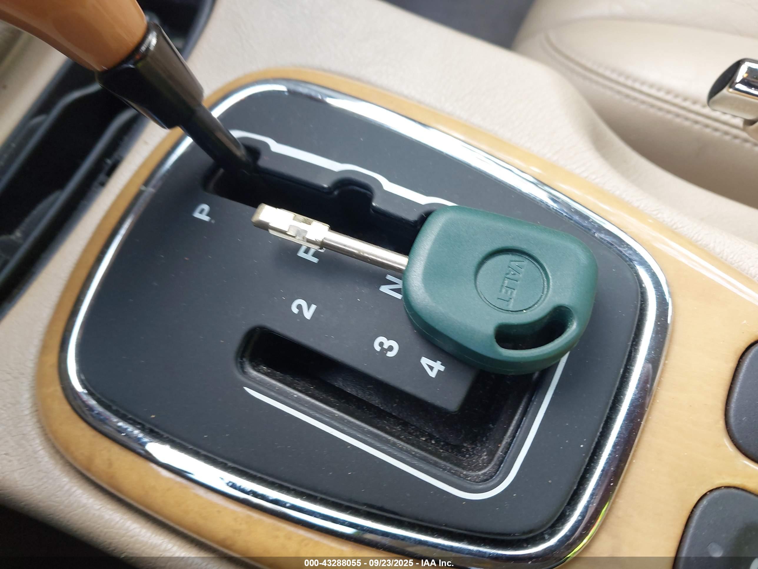 JAGUAR S-TYPE image 11