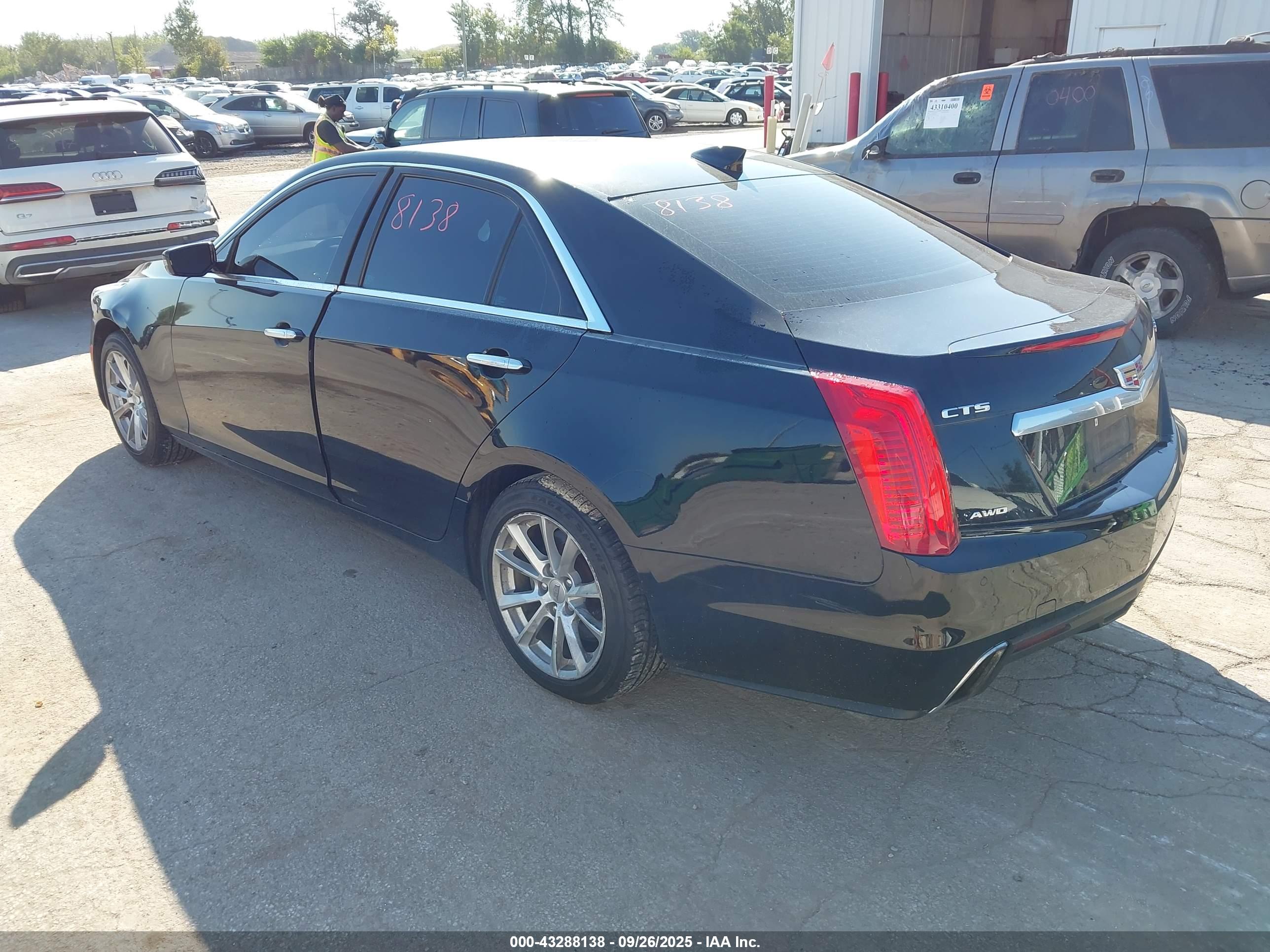 CADILLAC CTS image 3