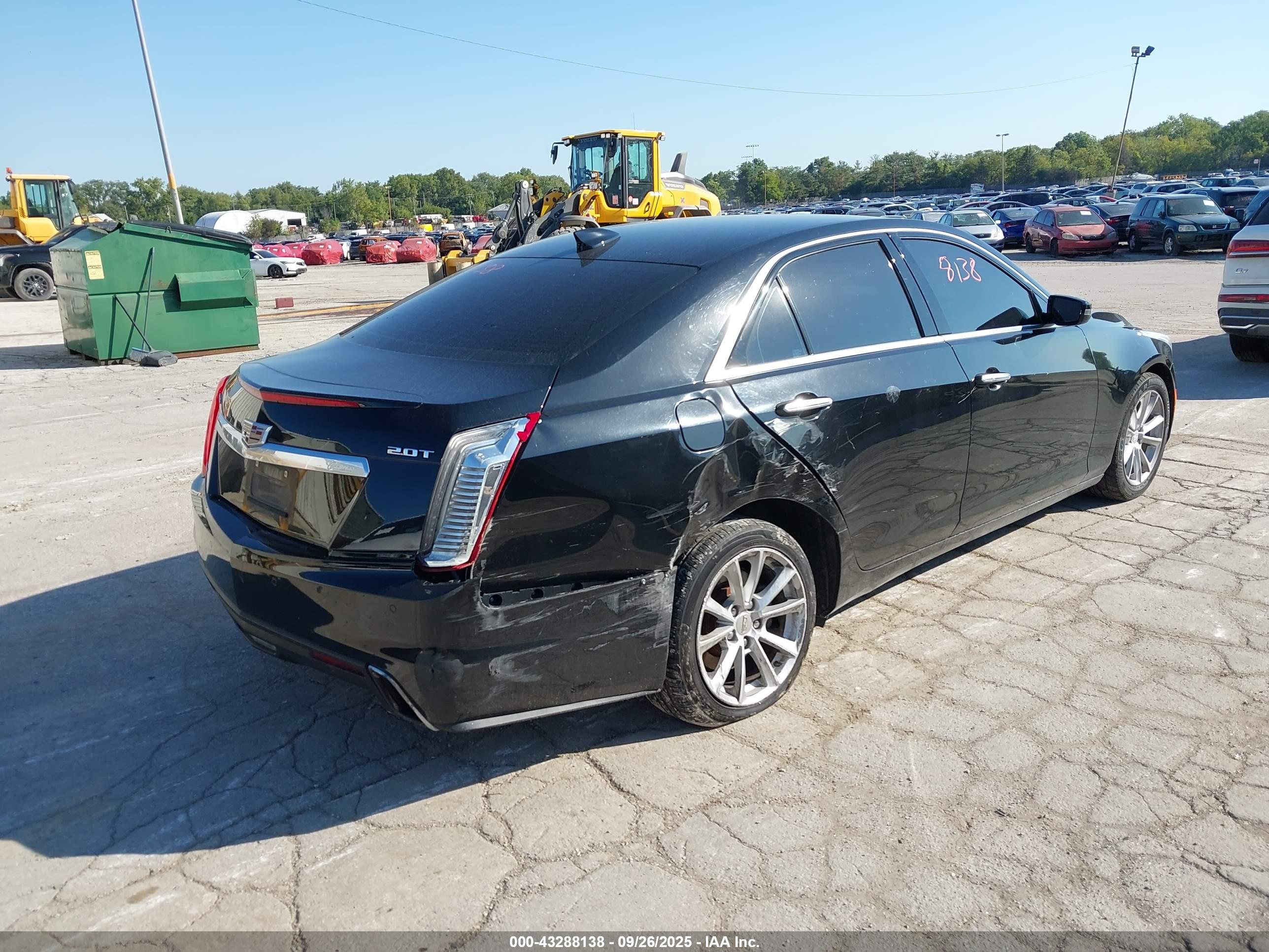 CADILLAC CTS image 4