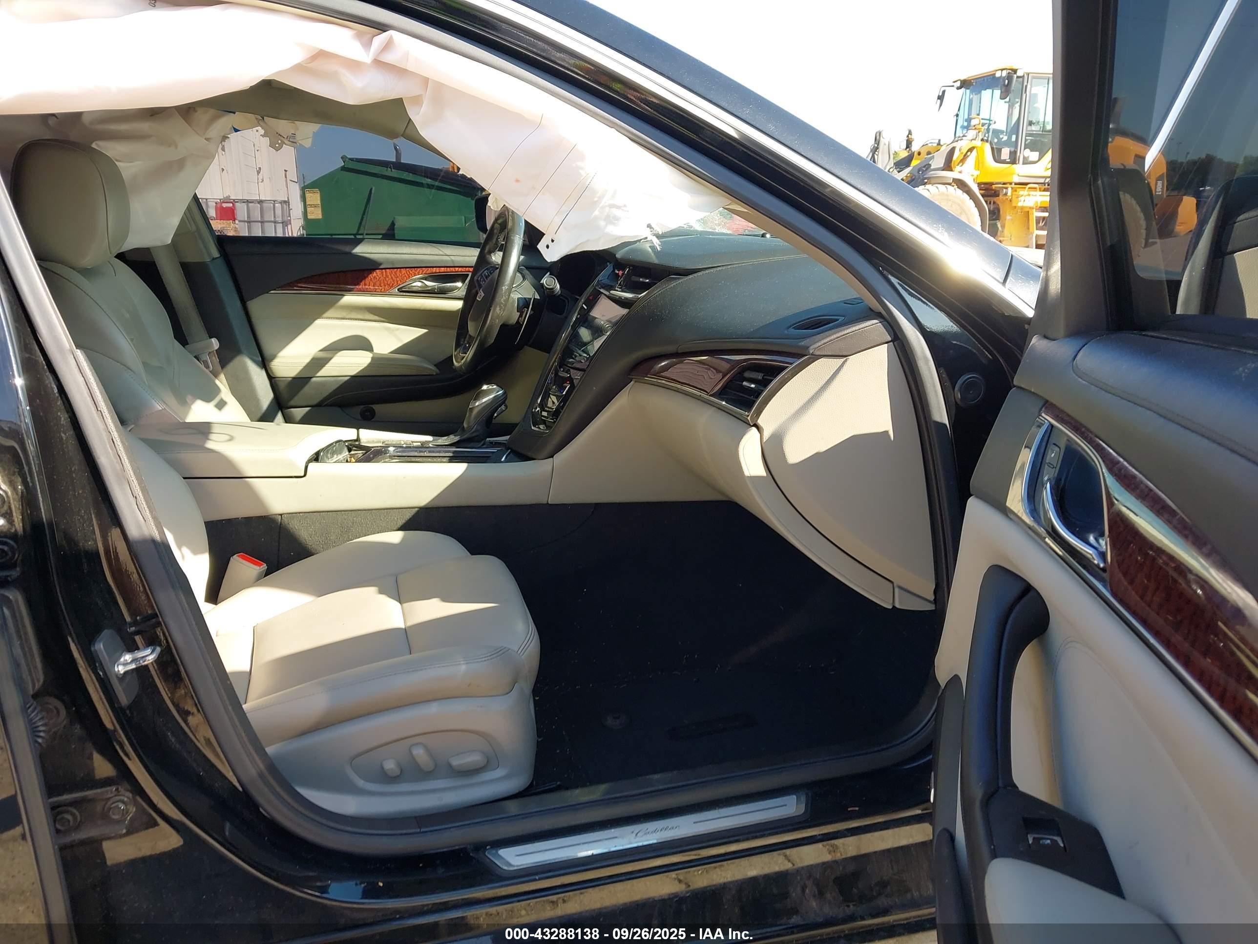 CADILLAC CTS image 5