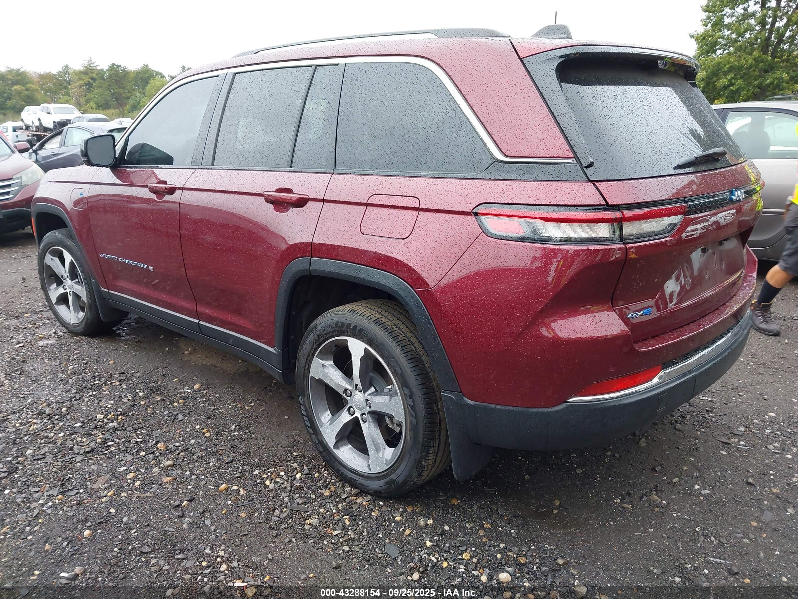 JEEP GRAND image 3
