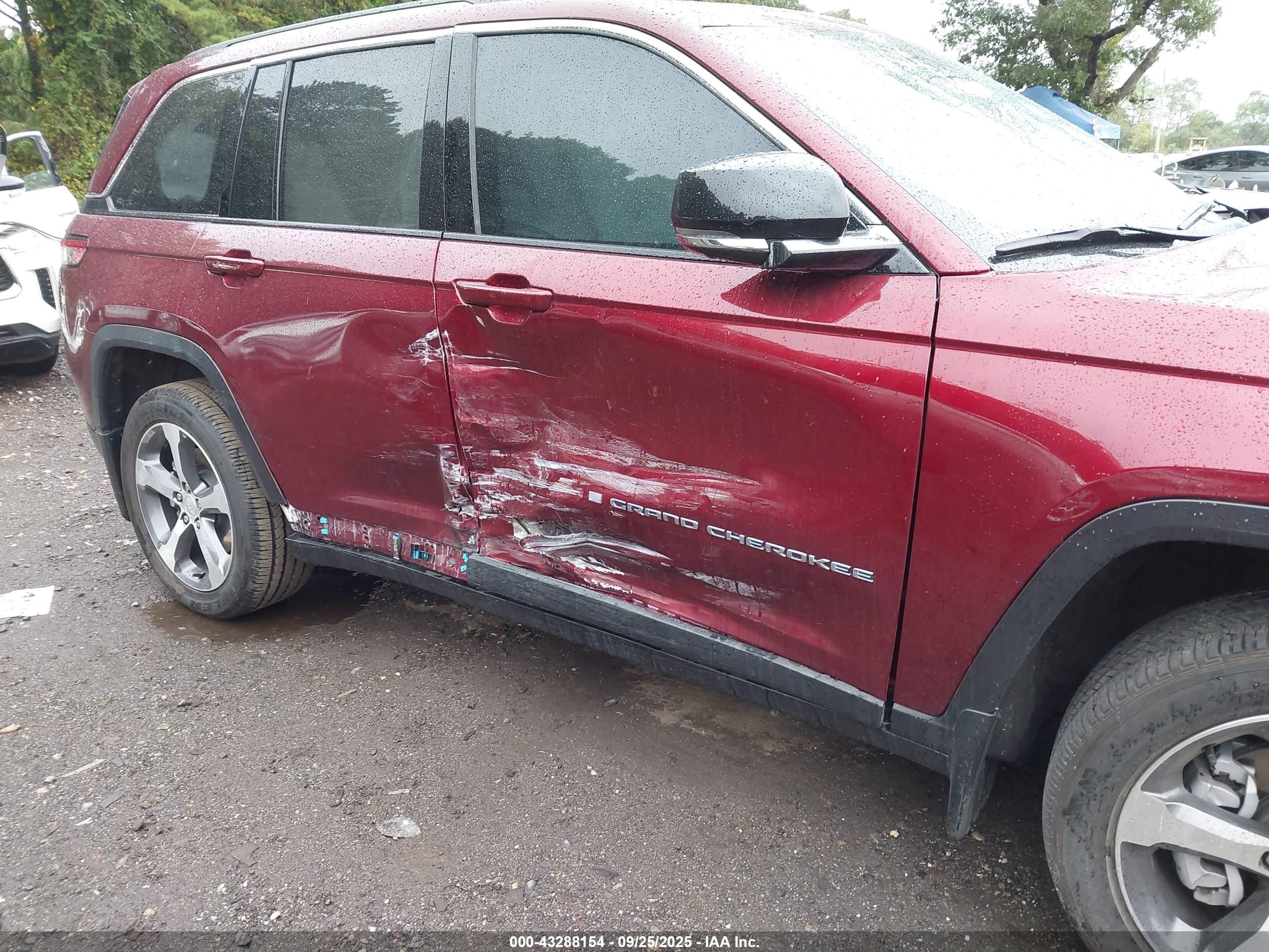JEEP GRAND image 6
