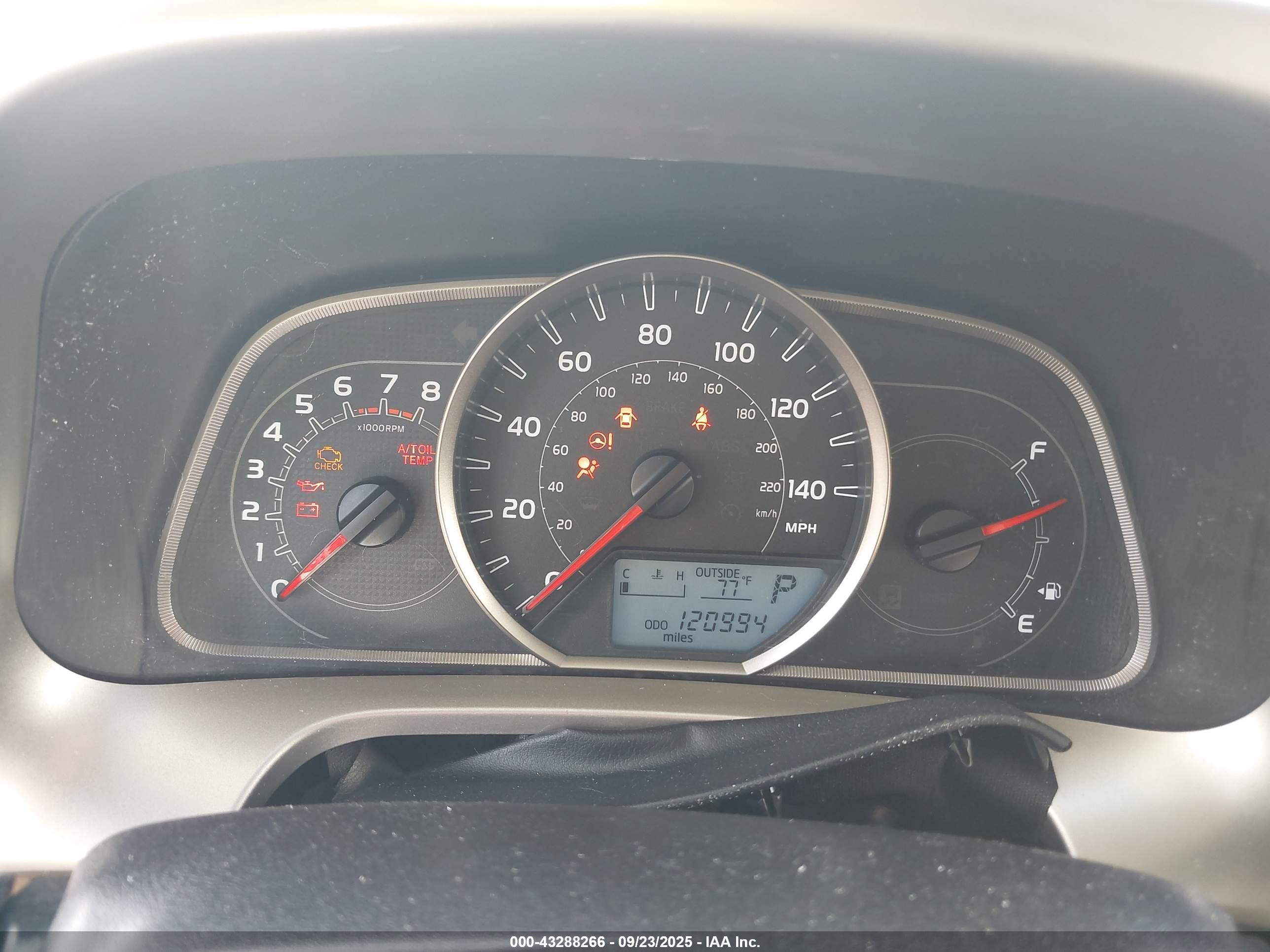 TOYOTA RAV4 image 7