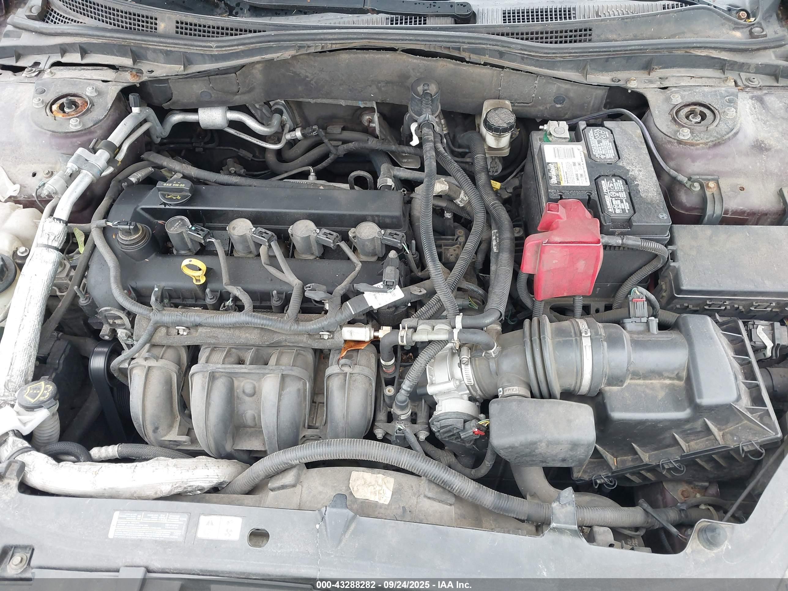 FORD FUSION image 10