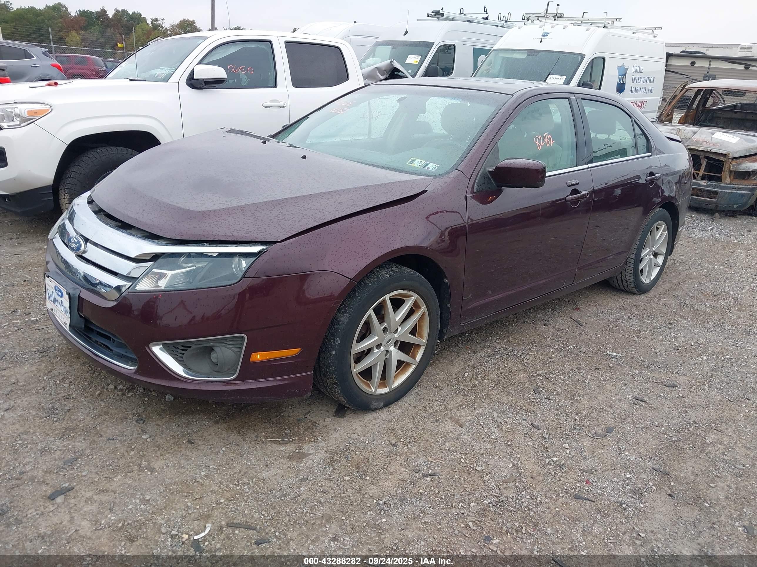 FORD FUSION image 2