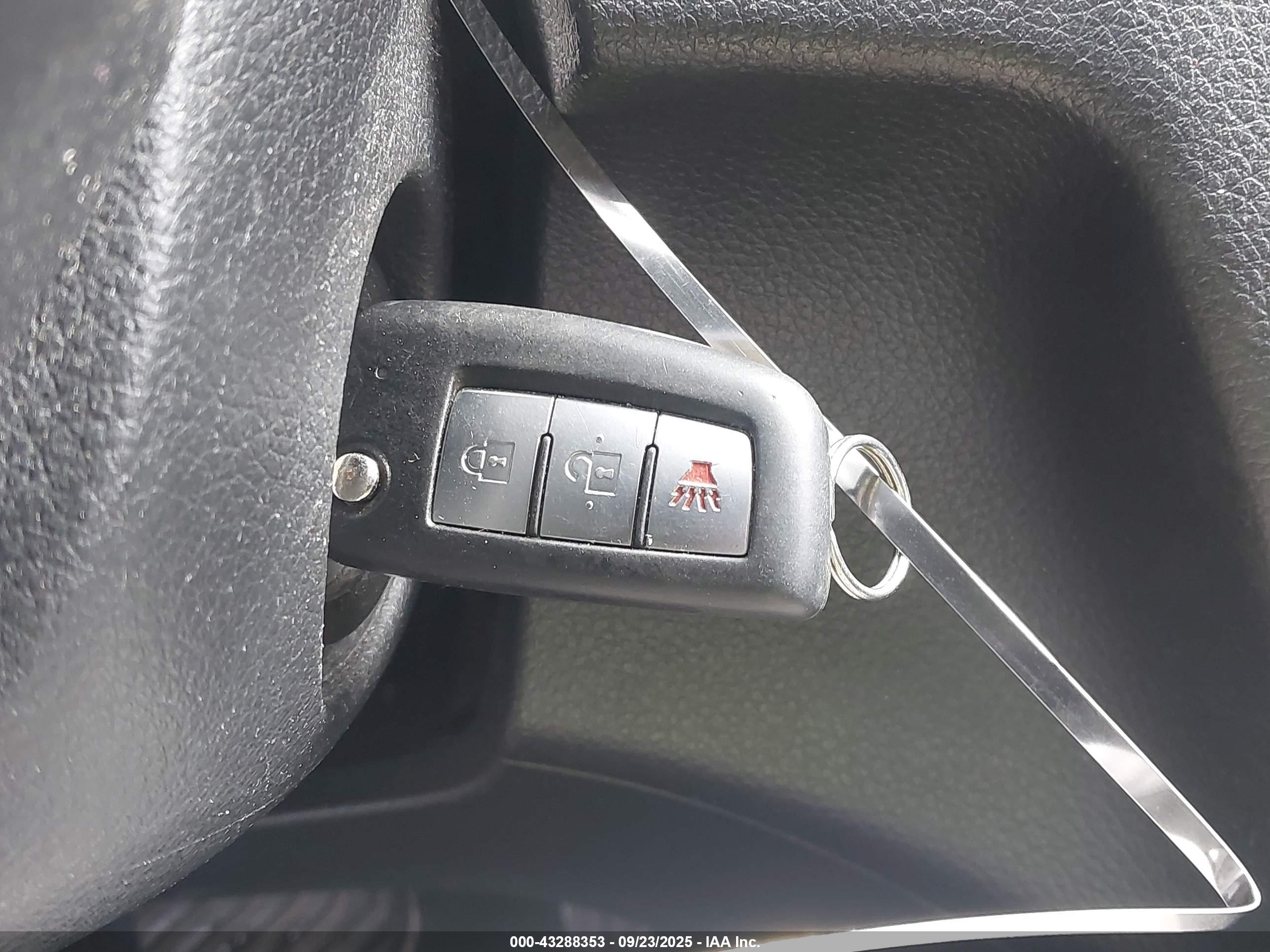NISSAN ROGUE image 11