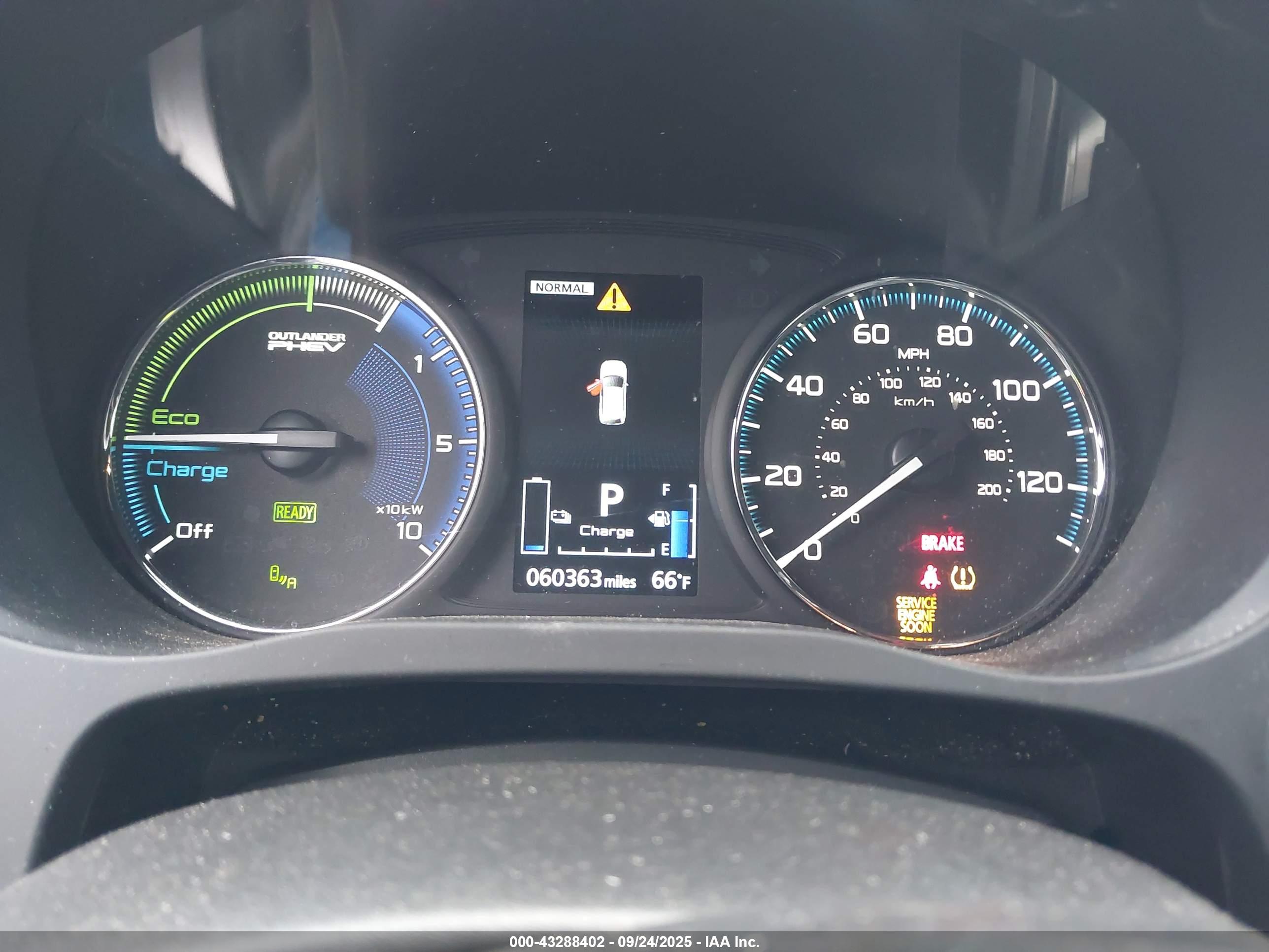 MITSUBISHI OUTLANDER image 7