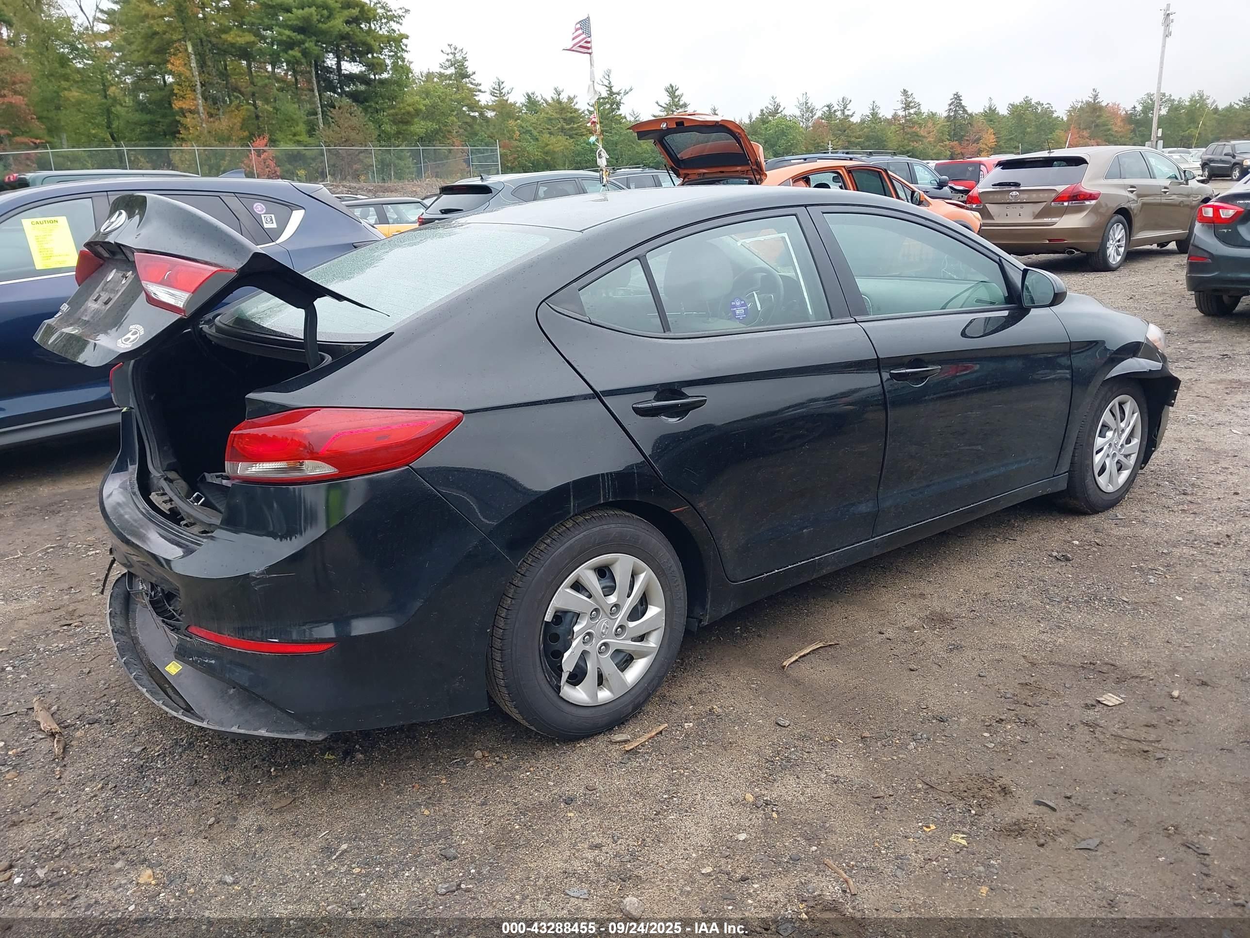 HYUNDAI ELANTRA image 4
