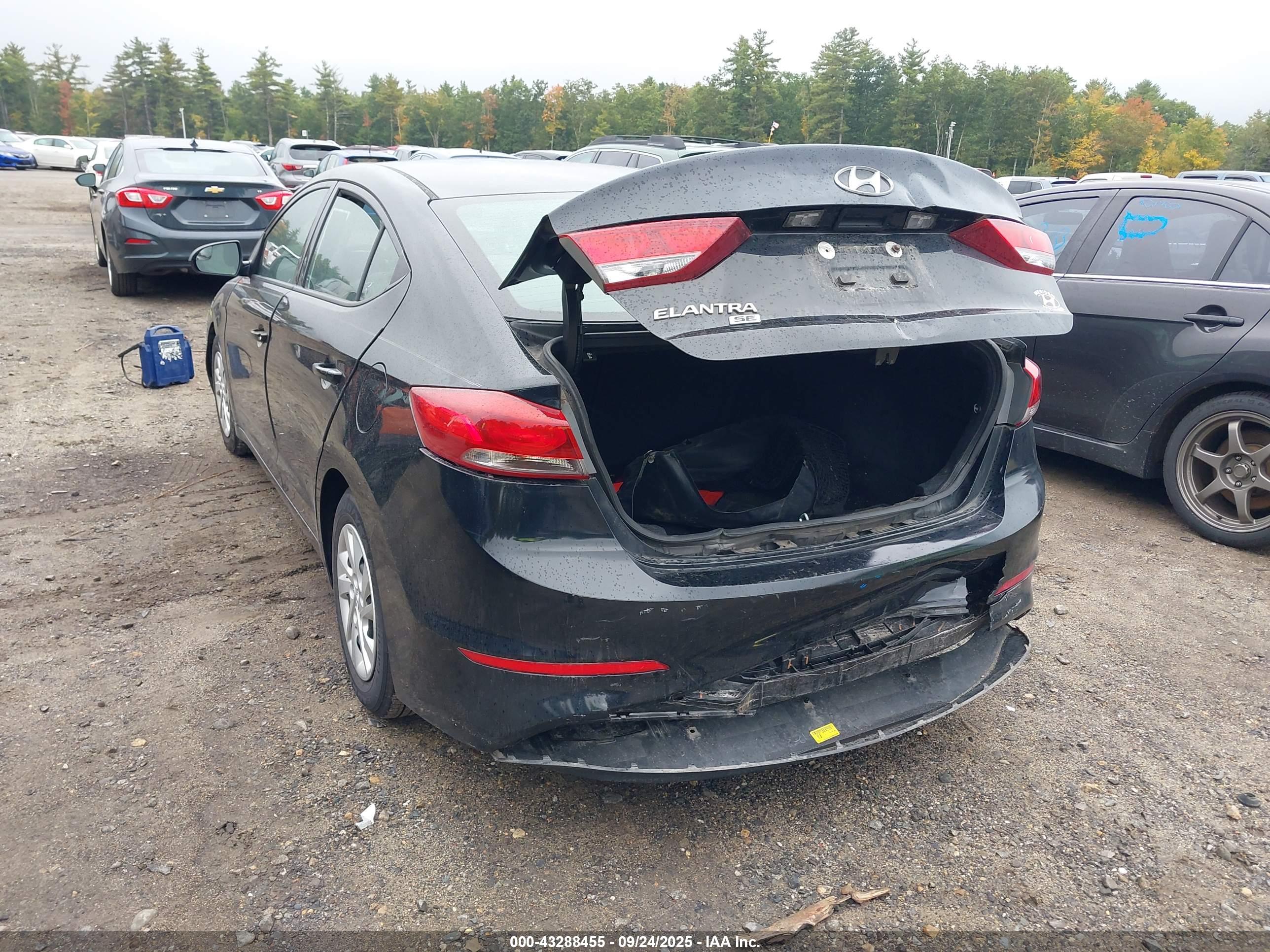 HYUNDAI ELANTRA image 6