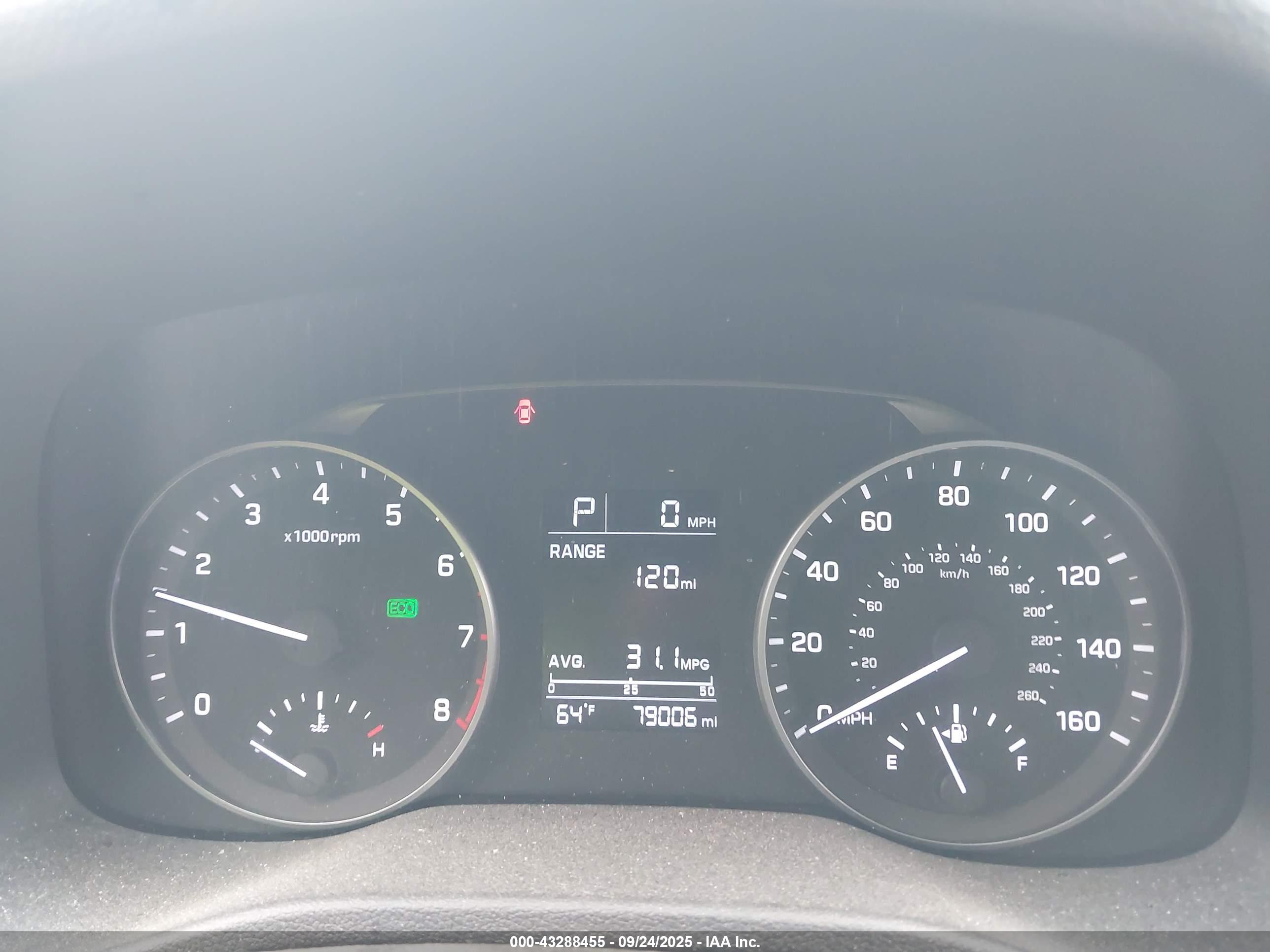 HYUNDAI ELANTRA image 7