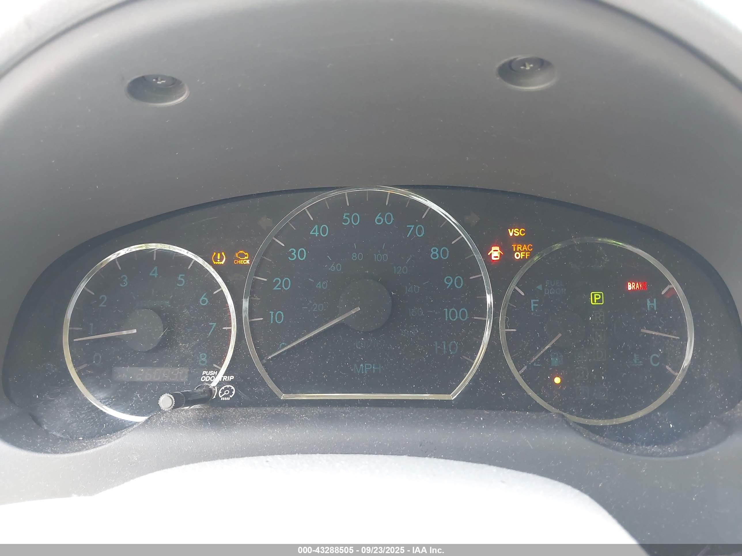 TOYOTA SIENNA image 7