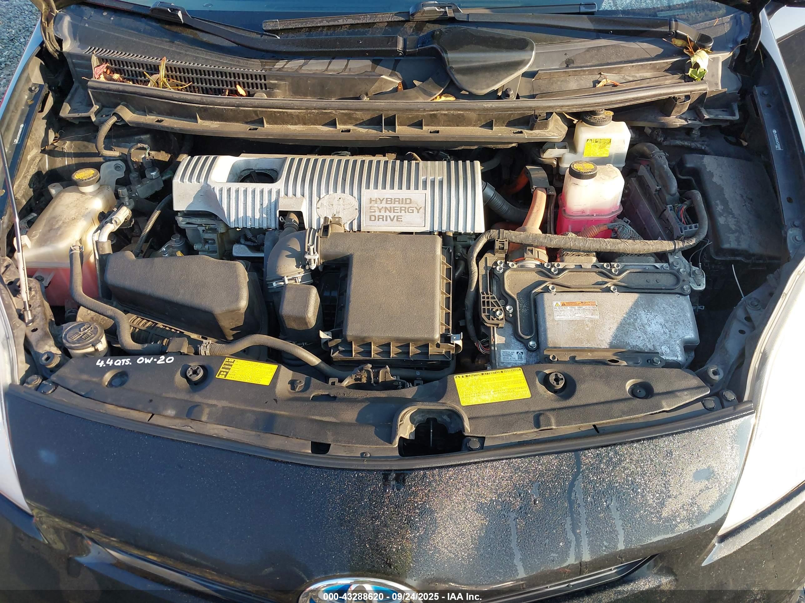 TOYOTA PRIUS image 10